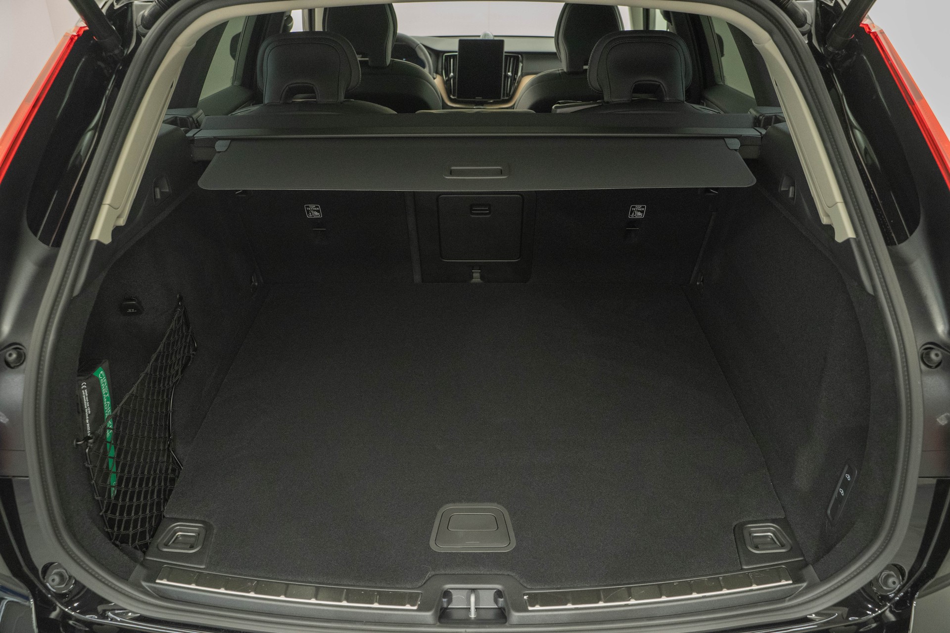 VOLVO XC60 2.0 T8 TE Ultra Dark eAWD-image-4