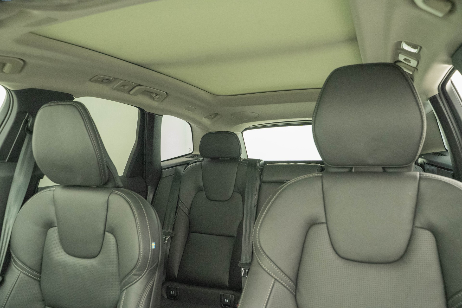 VOLVO XC60 2.0 T8 TE Ultra Dark eAWD-image-9