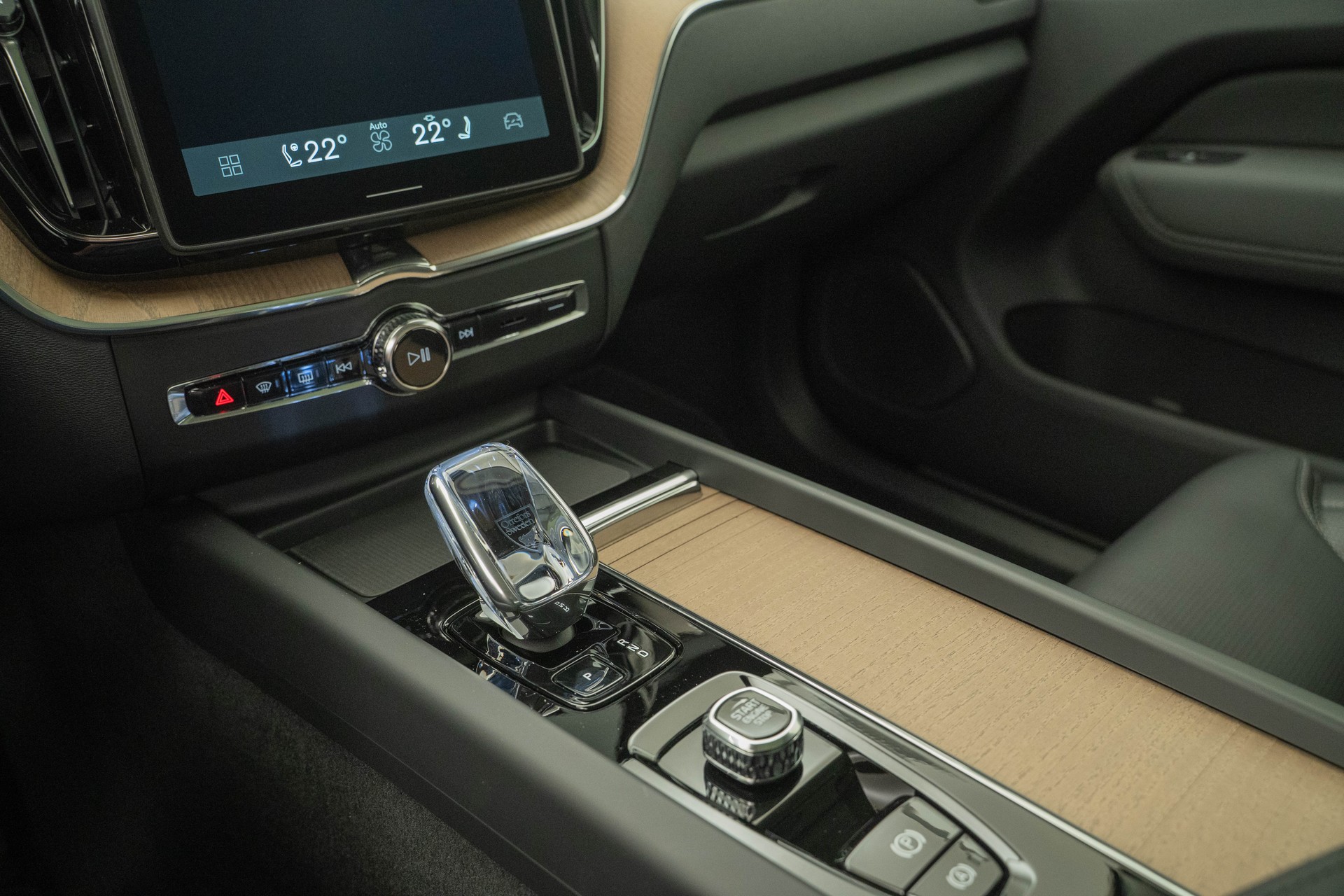 VOLVO XC60 2.0 T8 TE Ultra Dark eAWD-image-10