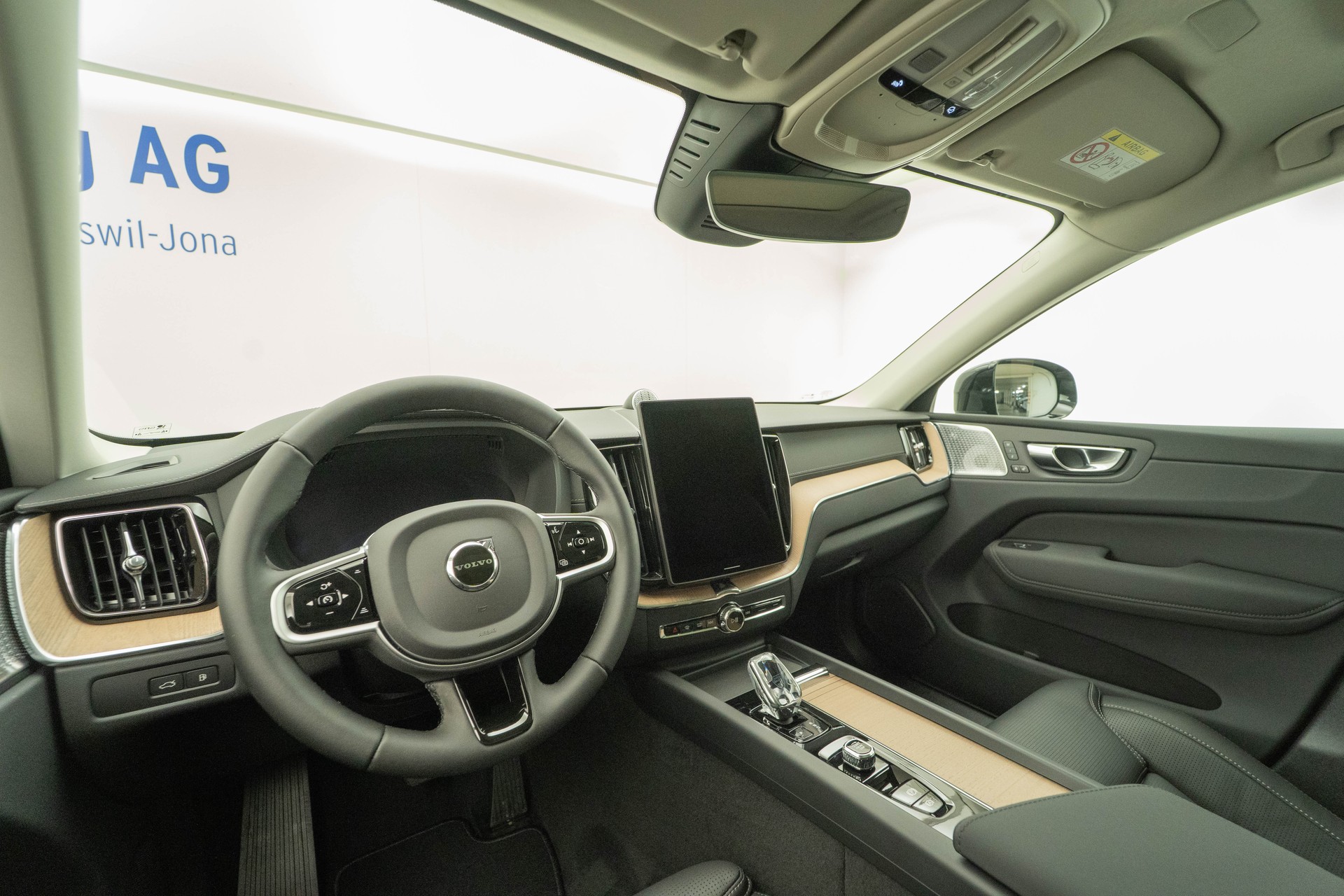 VOLVO XC60 2.0 T8 TE Ultra Dark eAWD-image-5