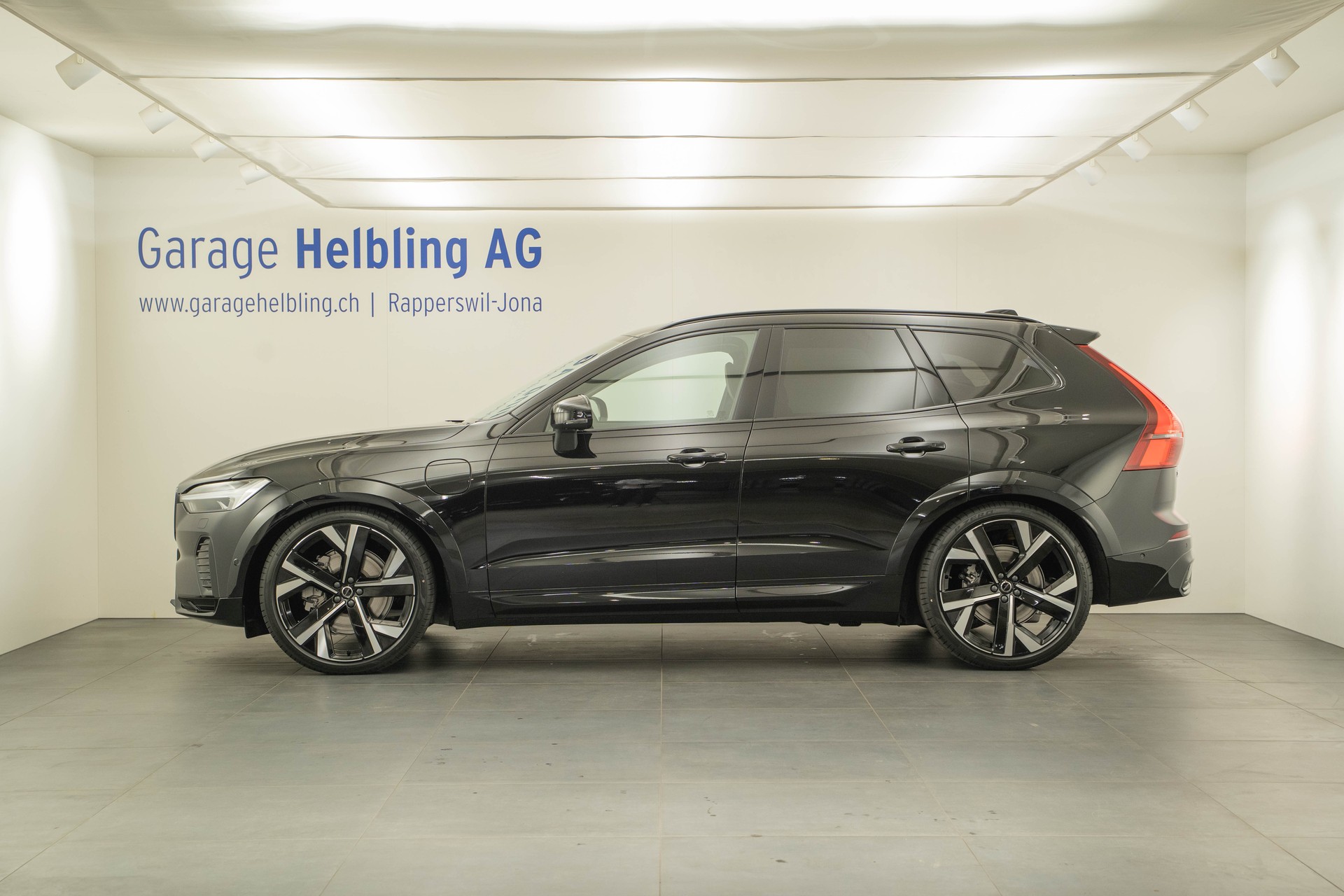 VOLVO XC60 2.0 T8 TE Ultra Dark eAWD-image-2