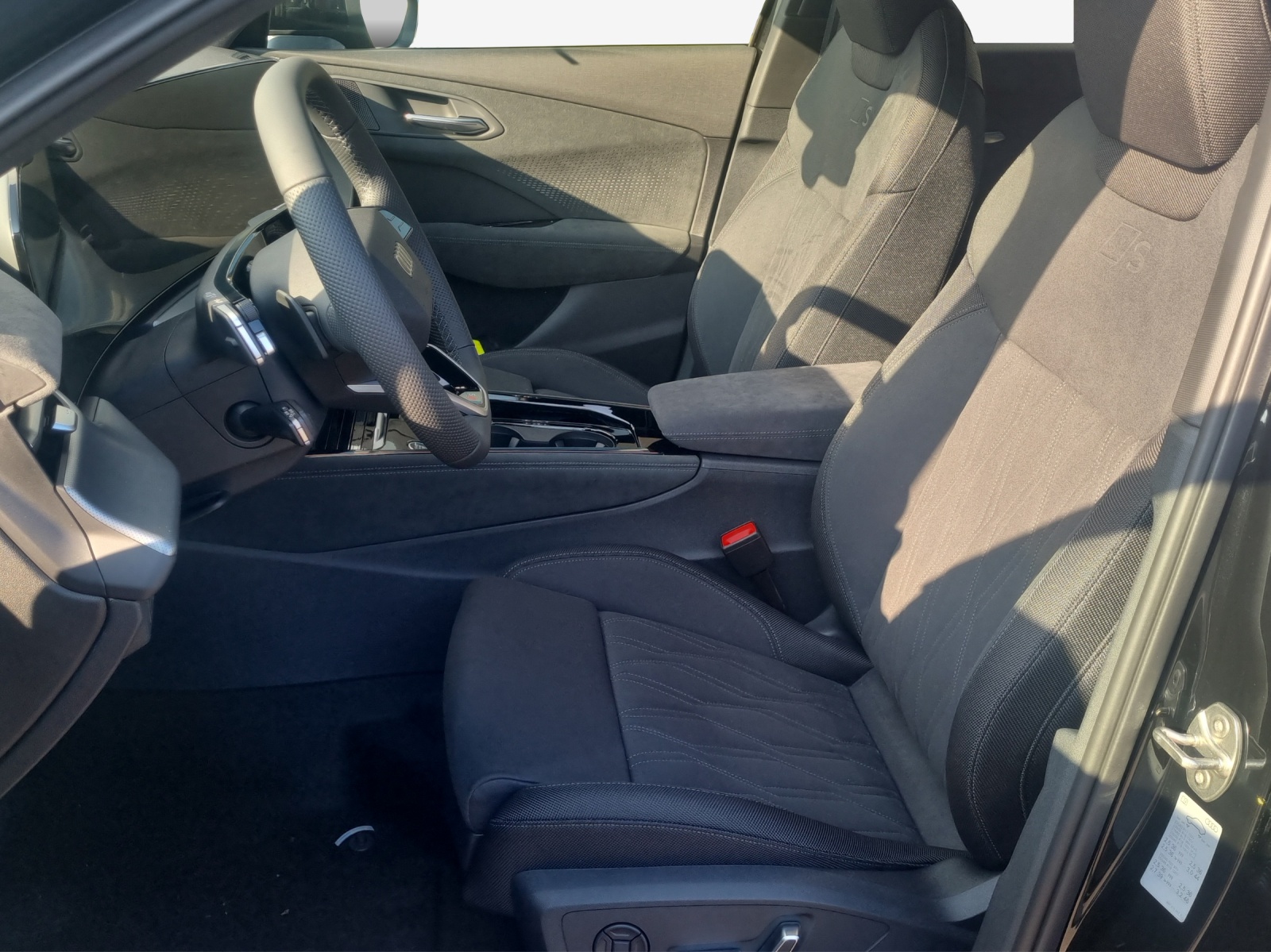 AUDI Q3 SUV e-hybrid 200 kW S tronig-image-7