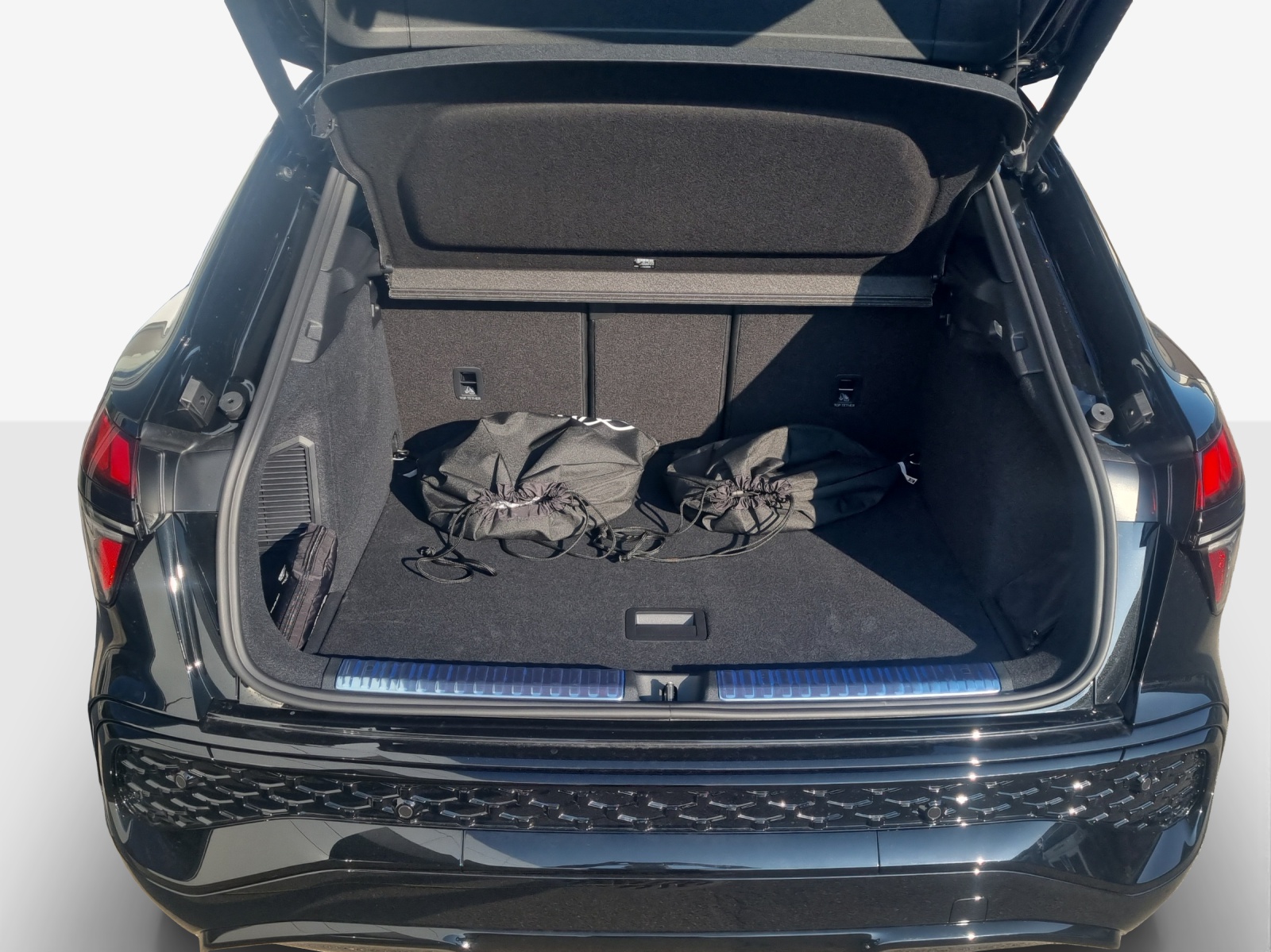 AUDI Q3 SUV e-hybrid 200 kW S tronig-image-12