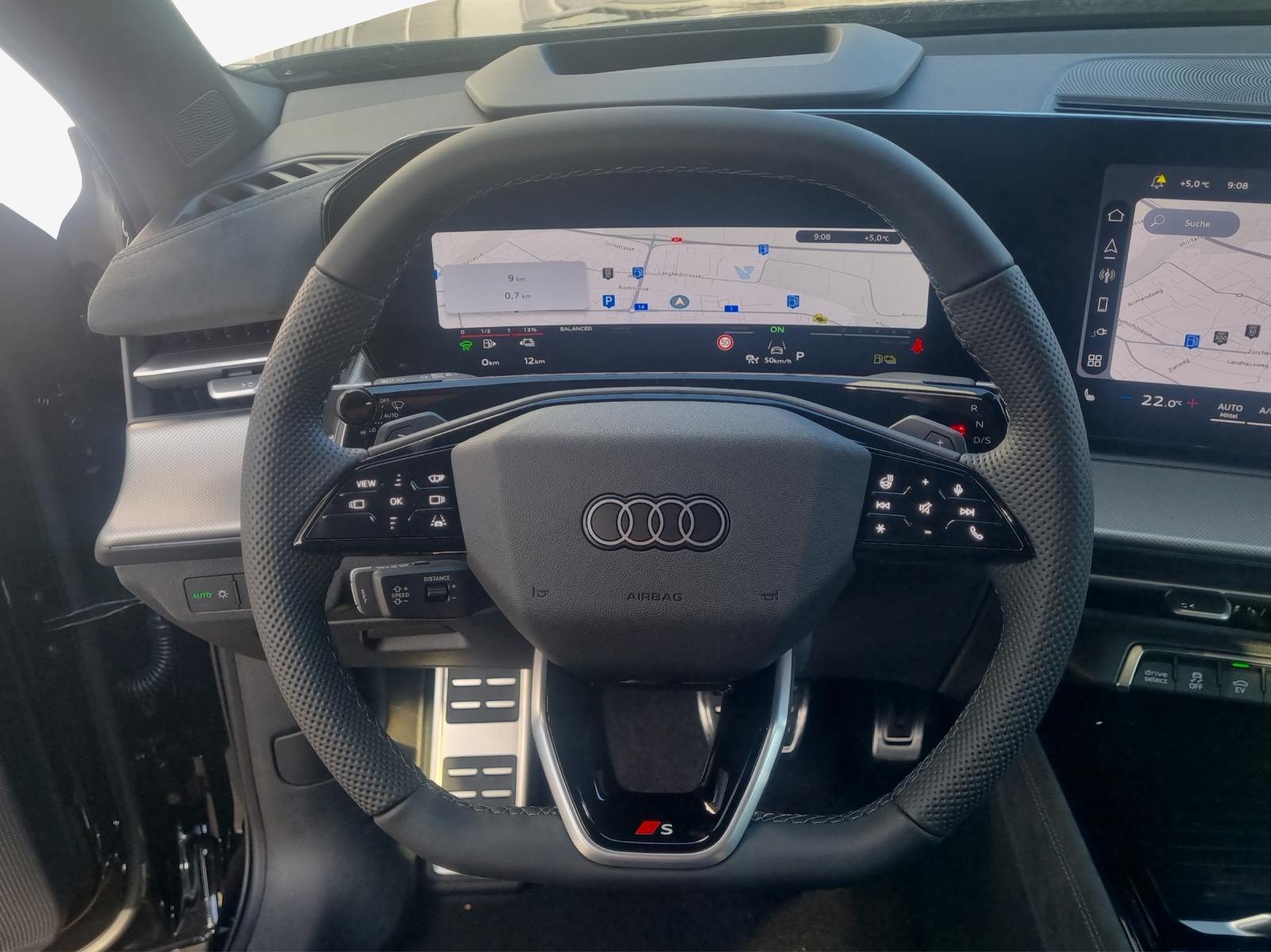 AUDI Q3 SUV e-hybrid 200 kW S tronig-image-9