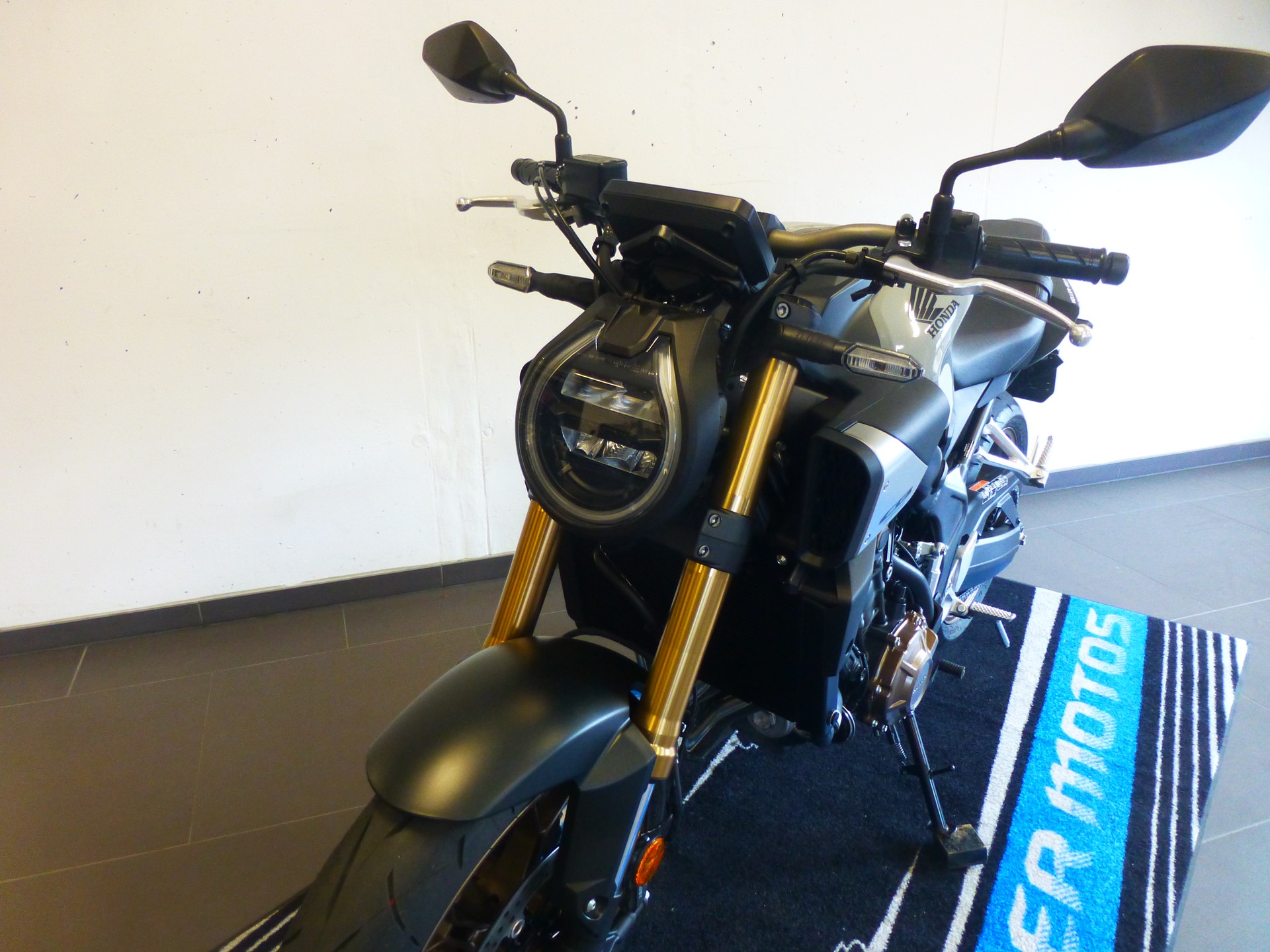 HONDA CB 650 R E-Clutch-image-11