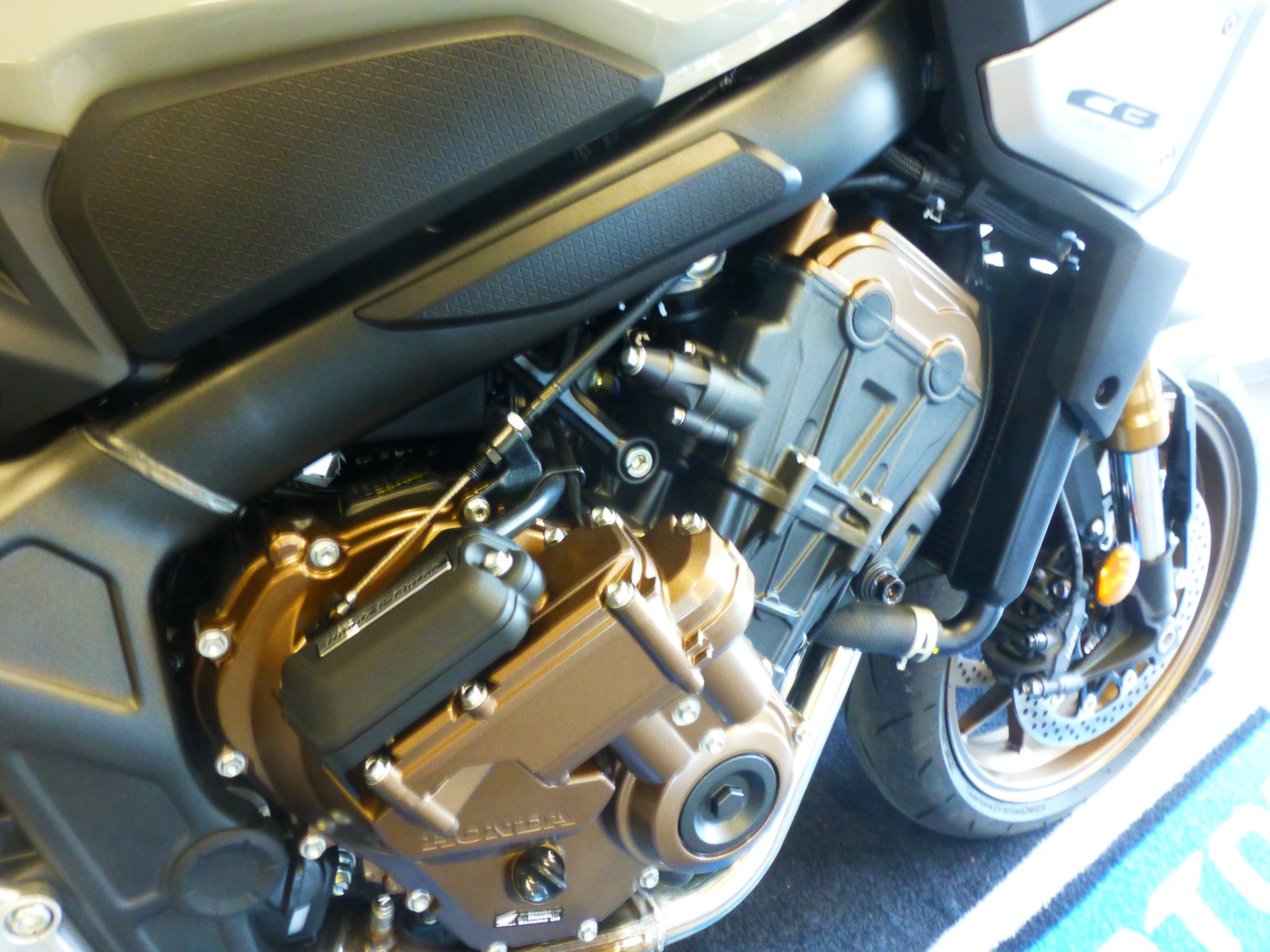 HONDA CB 650 R E-Clutch-image-6