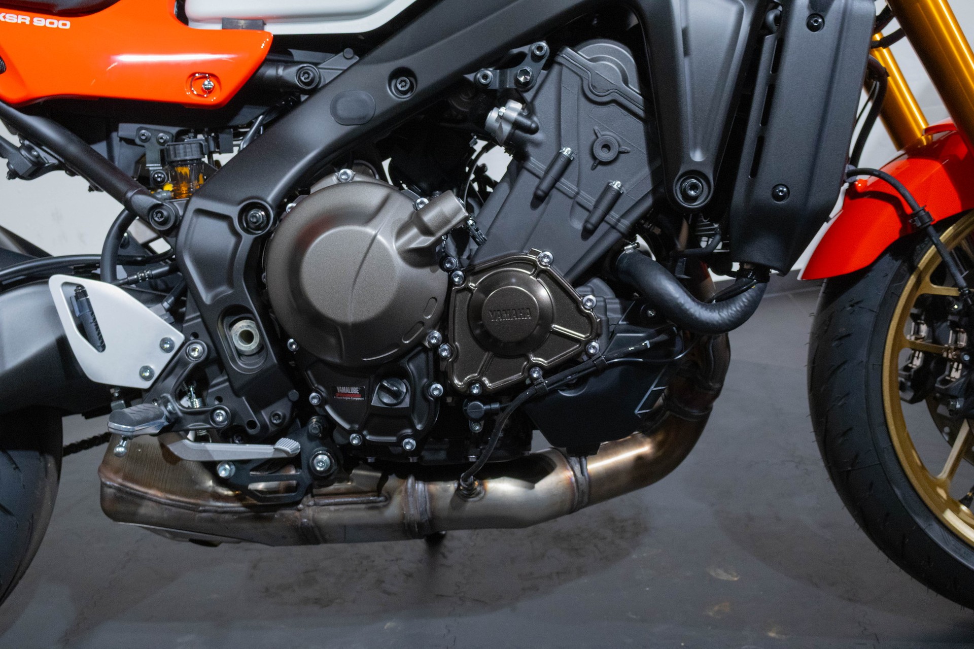 YAMAHA XSR 900-image-15