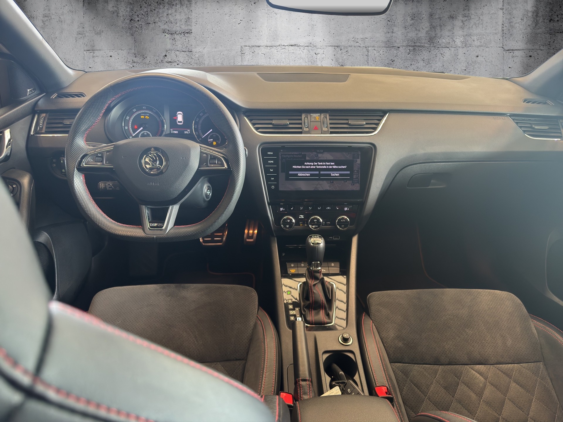 SKODA Octavia Combi 2.0 TSI RS 245 DSG-image-7