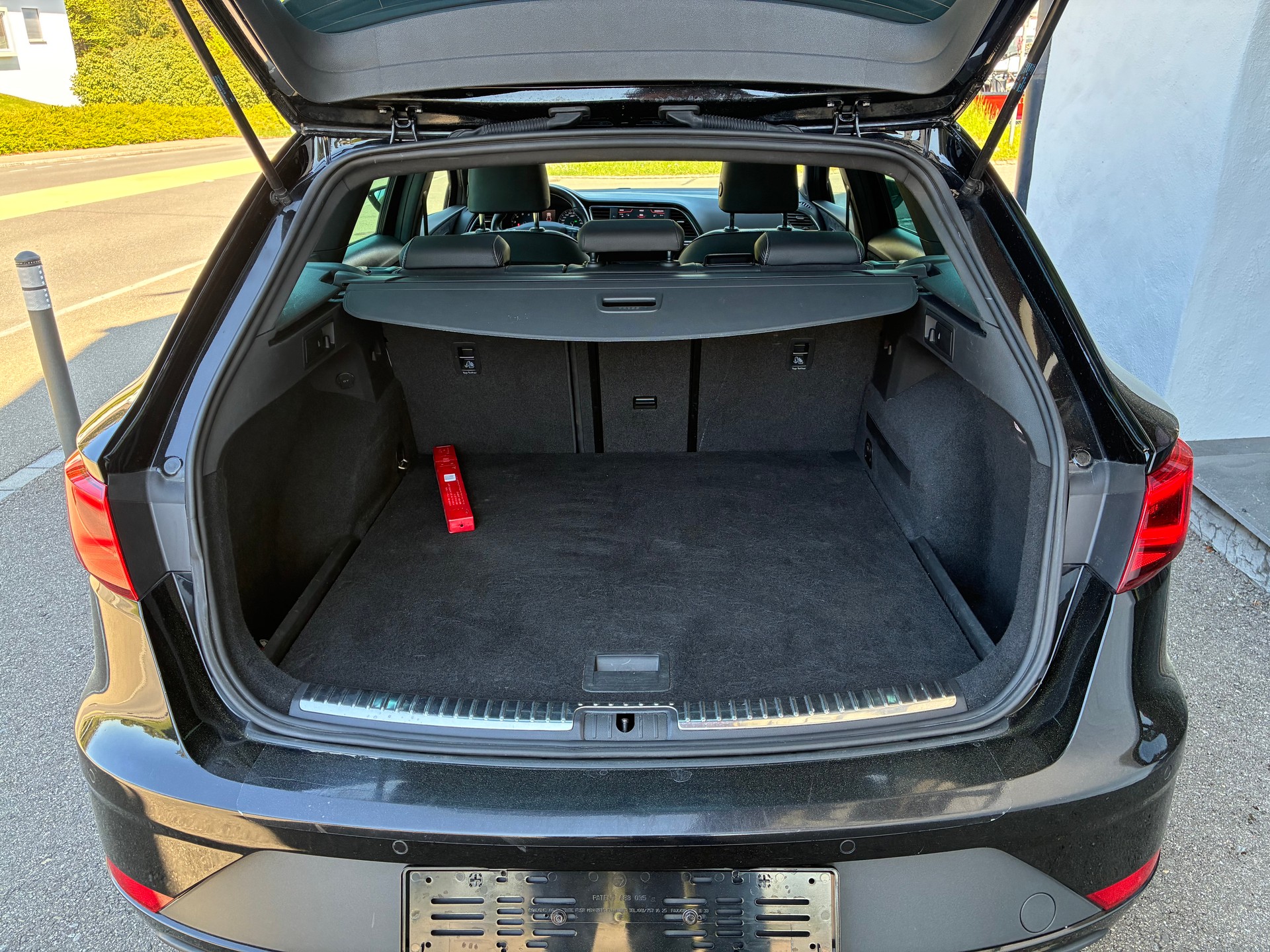 SEAT Leon ST 2.0 TSI Cupra 300 4 Drive DSG-image-4
