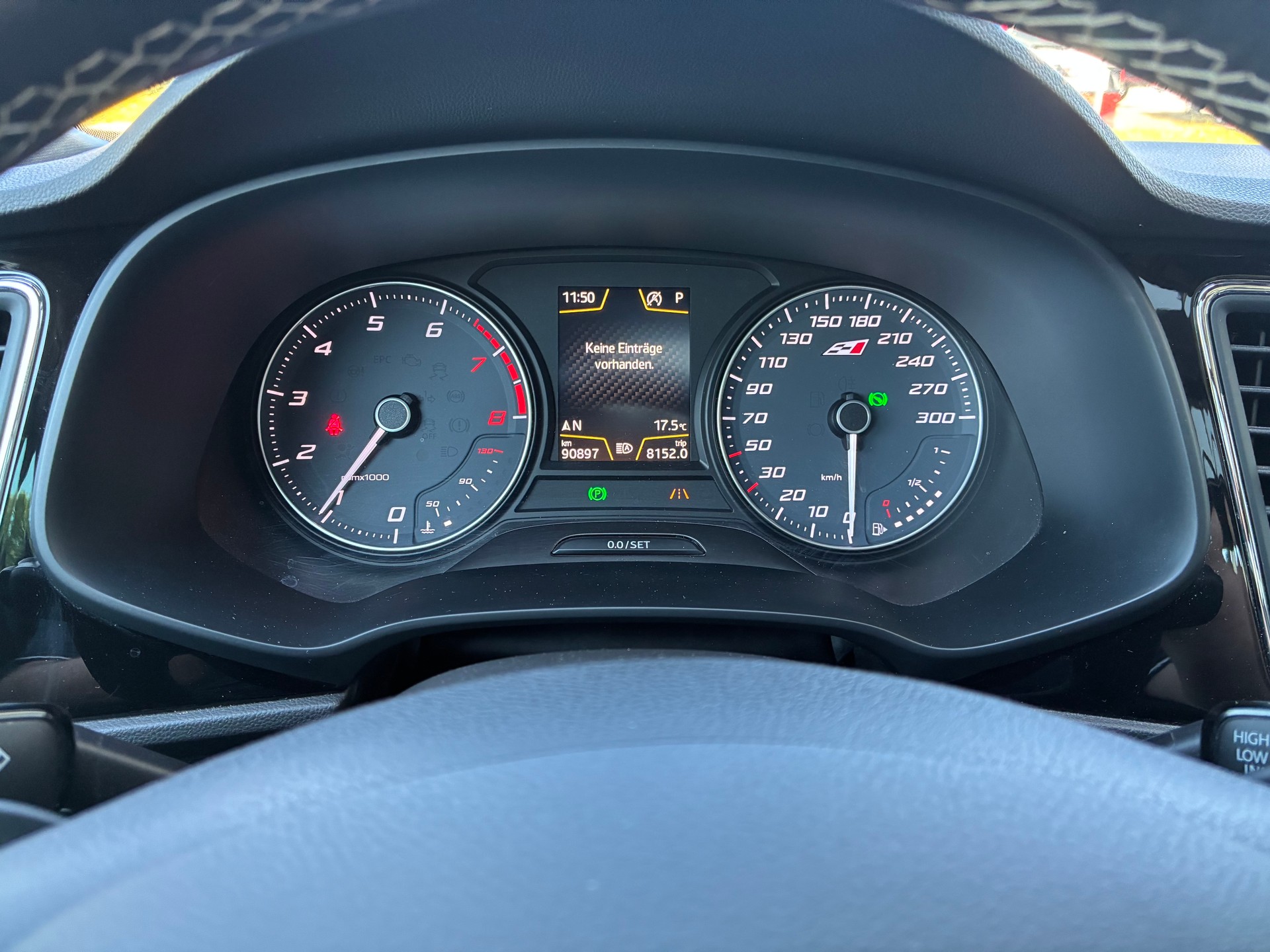 SEAT Leon ST 2.0 TSI Cupra 300 4 Drive DSG-image-8