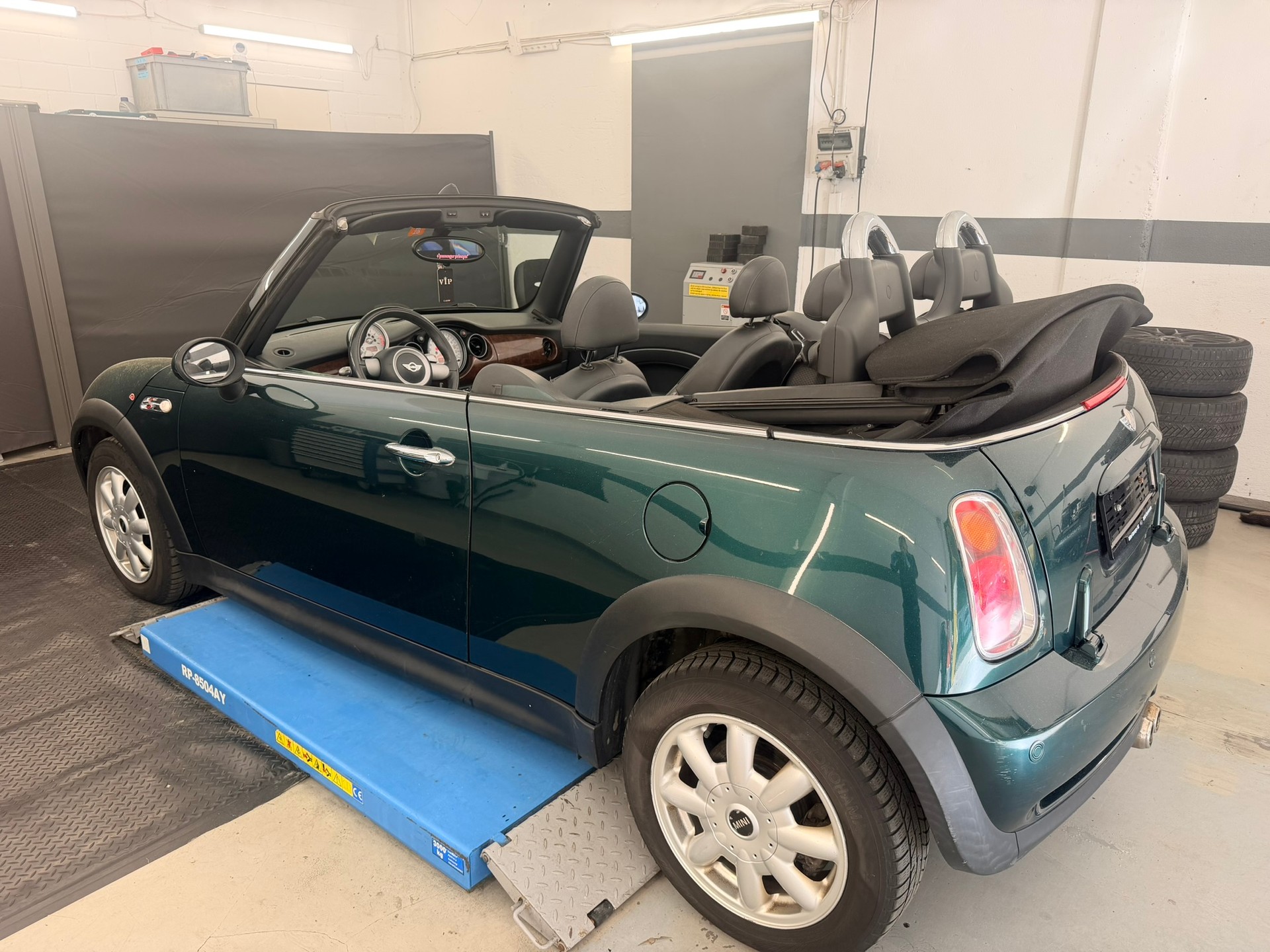MINI Cooper S Cabriolet-image-5