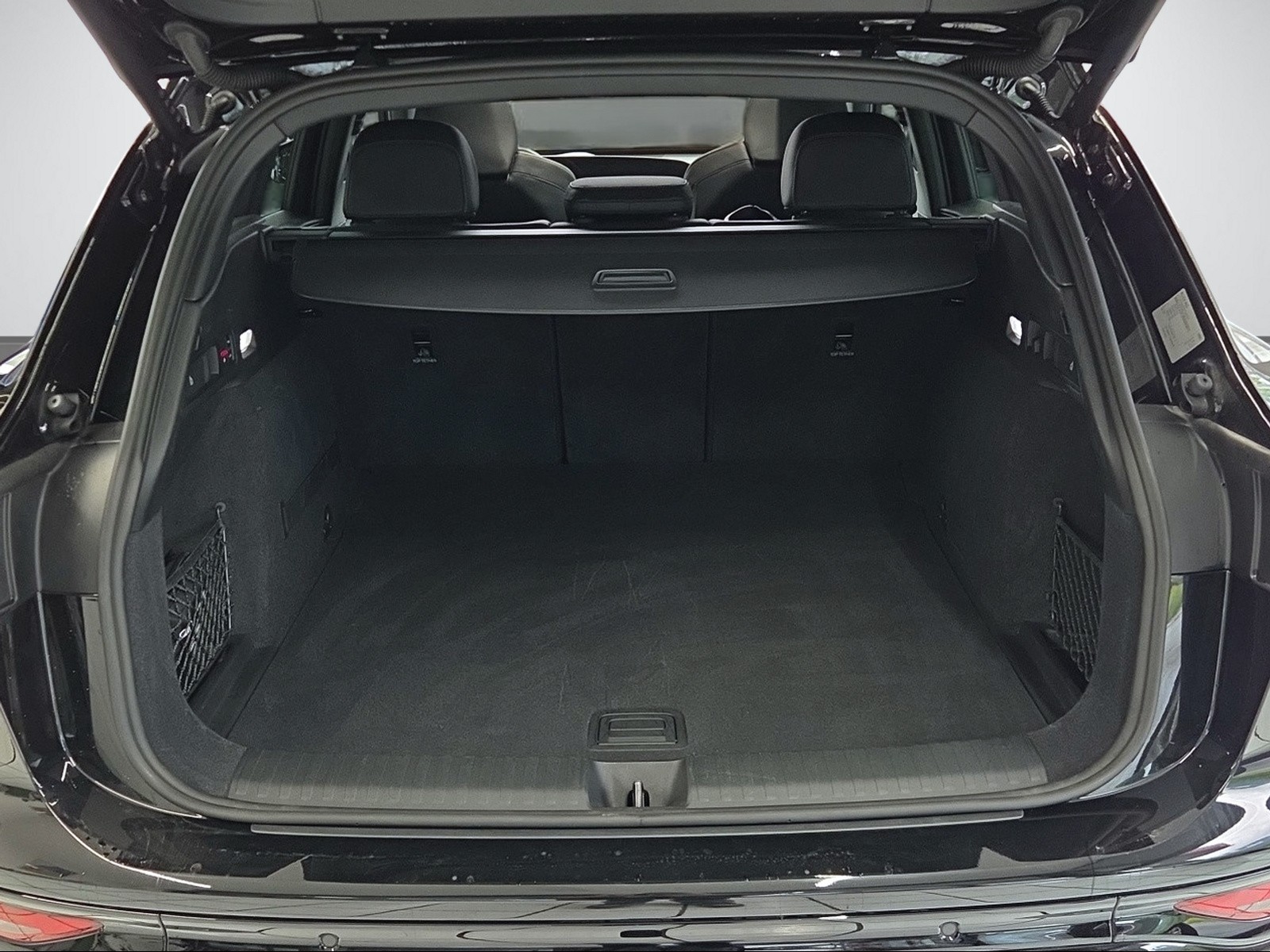 AUDI Q6 e-tron quattro-image-6