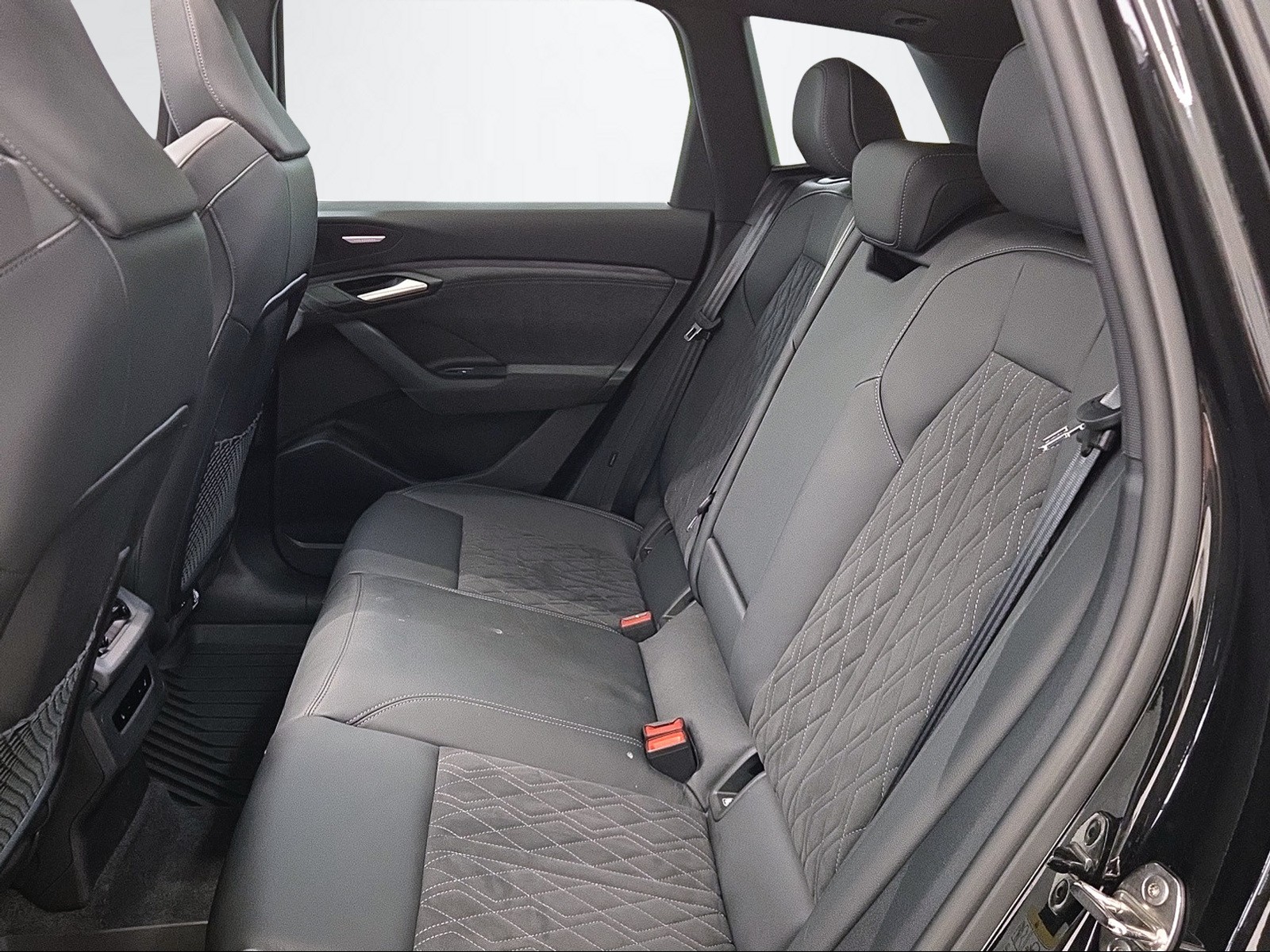 AUDI Q6 e-tron quattro-image-9