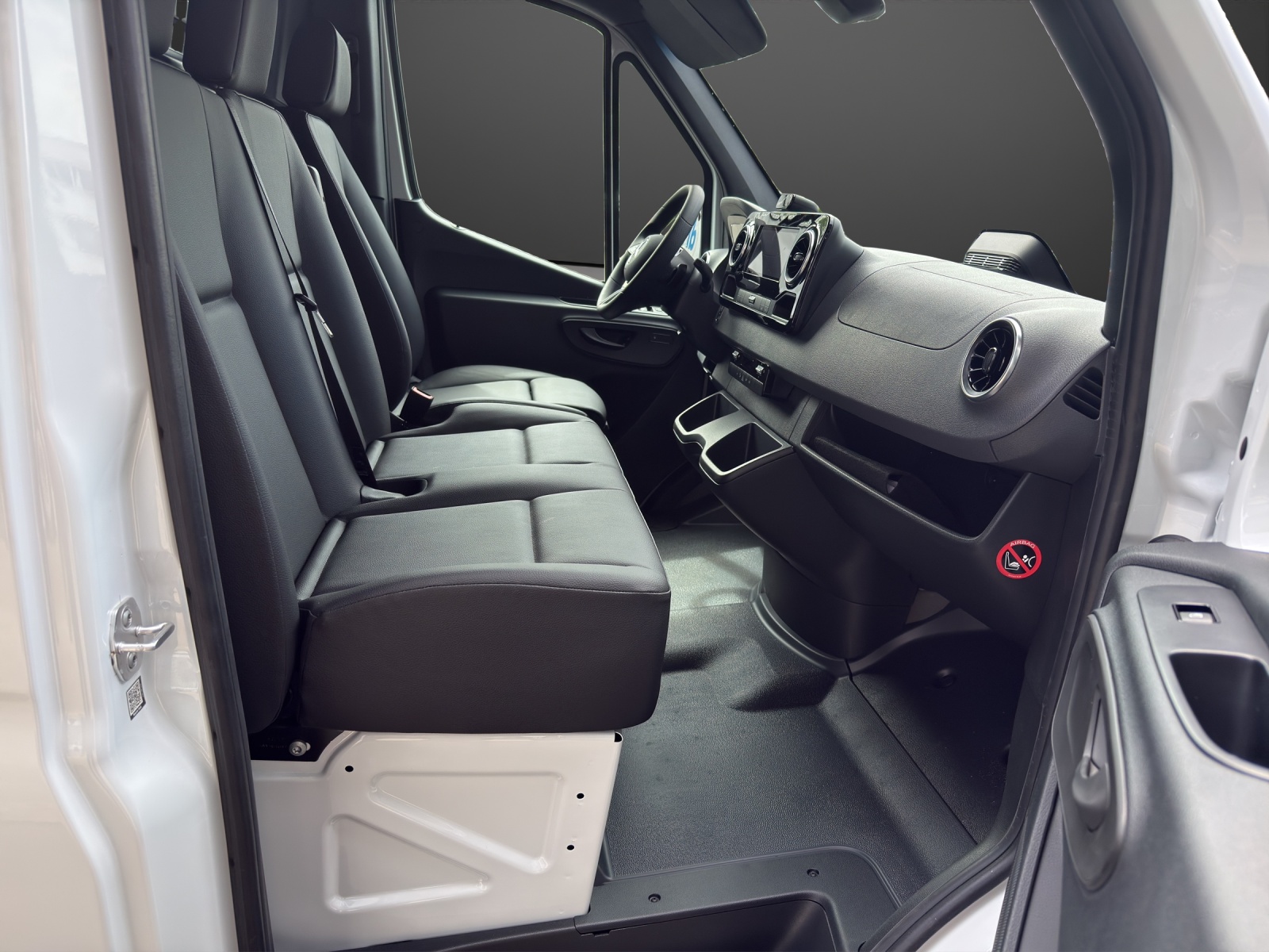 MERCEDES-BENZ Sprinter 317 CDI Standard 9G-TRONIC-image-9