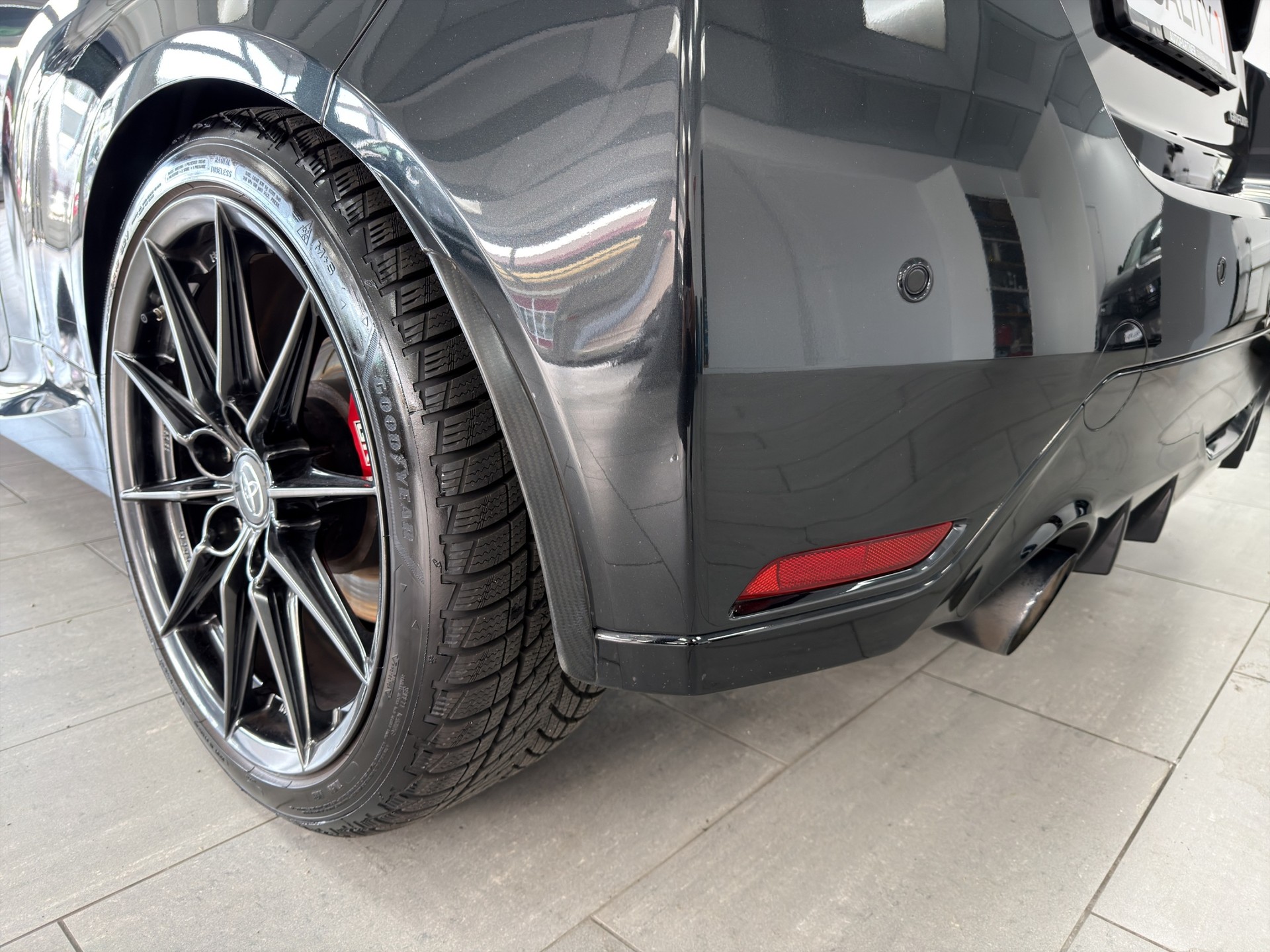 TOYOTA Yaris 1.6 GR Sport Circuit Carbon Pack-image-13