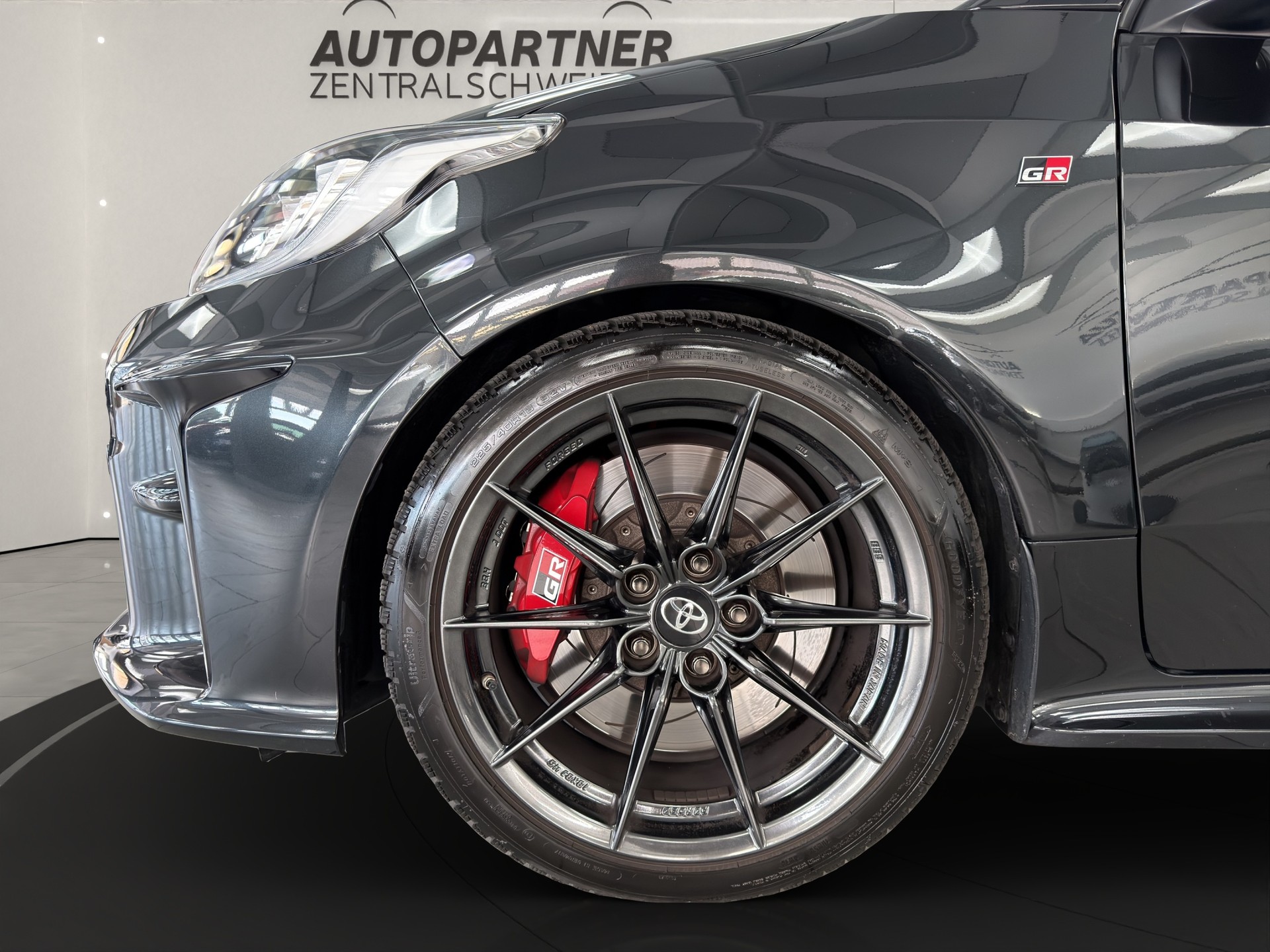 TOYOTA Yaris 1.6 GR Sport Circuit Carbon Pack-image-11