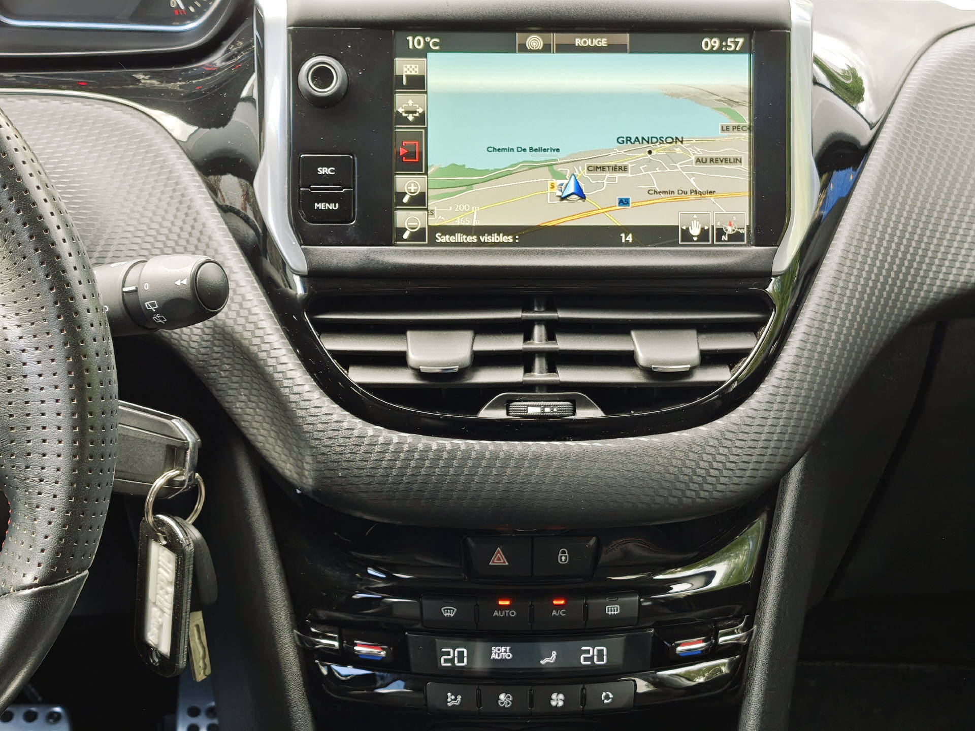 PEUGEOT 208 1.2 PureTech GT Line-image-12