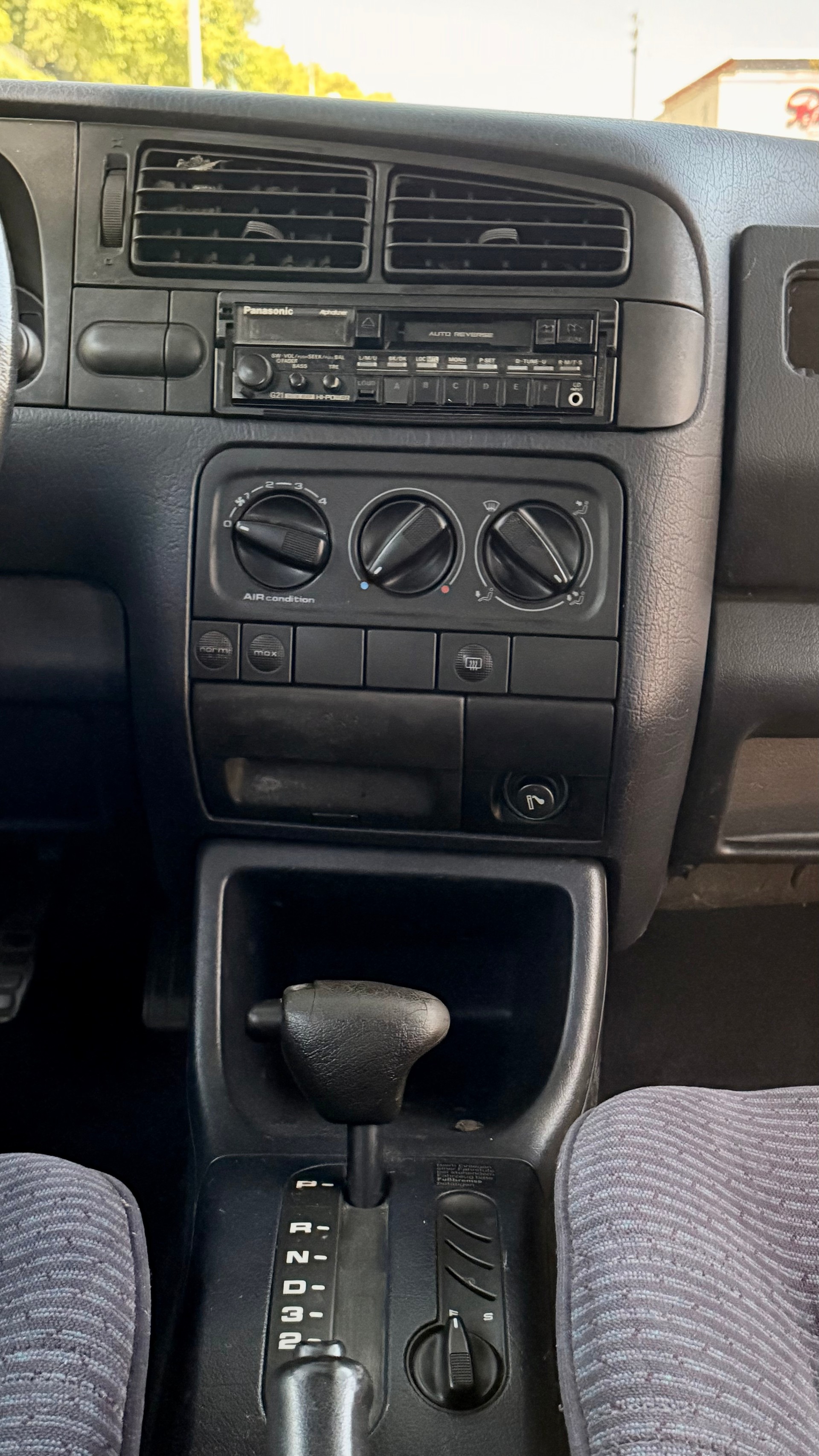 VW GOLF-image-10