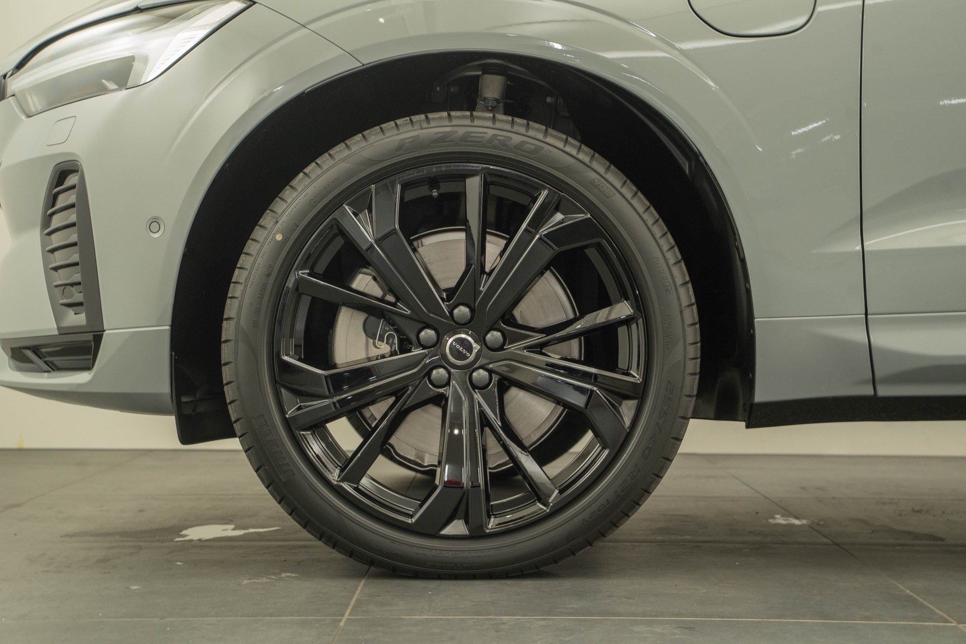 VOLVO XC60 2.0 T6 TE Black Edition eAWD-image-15