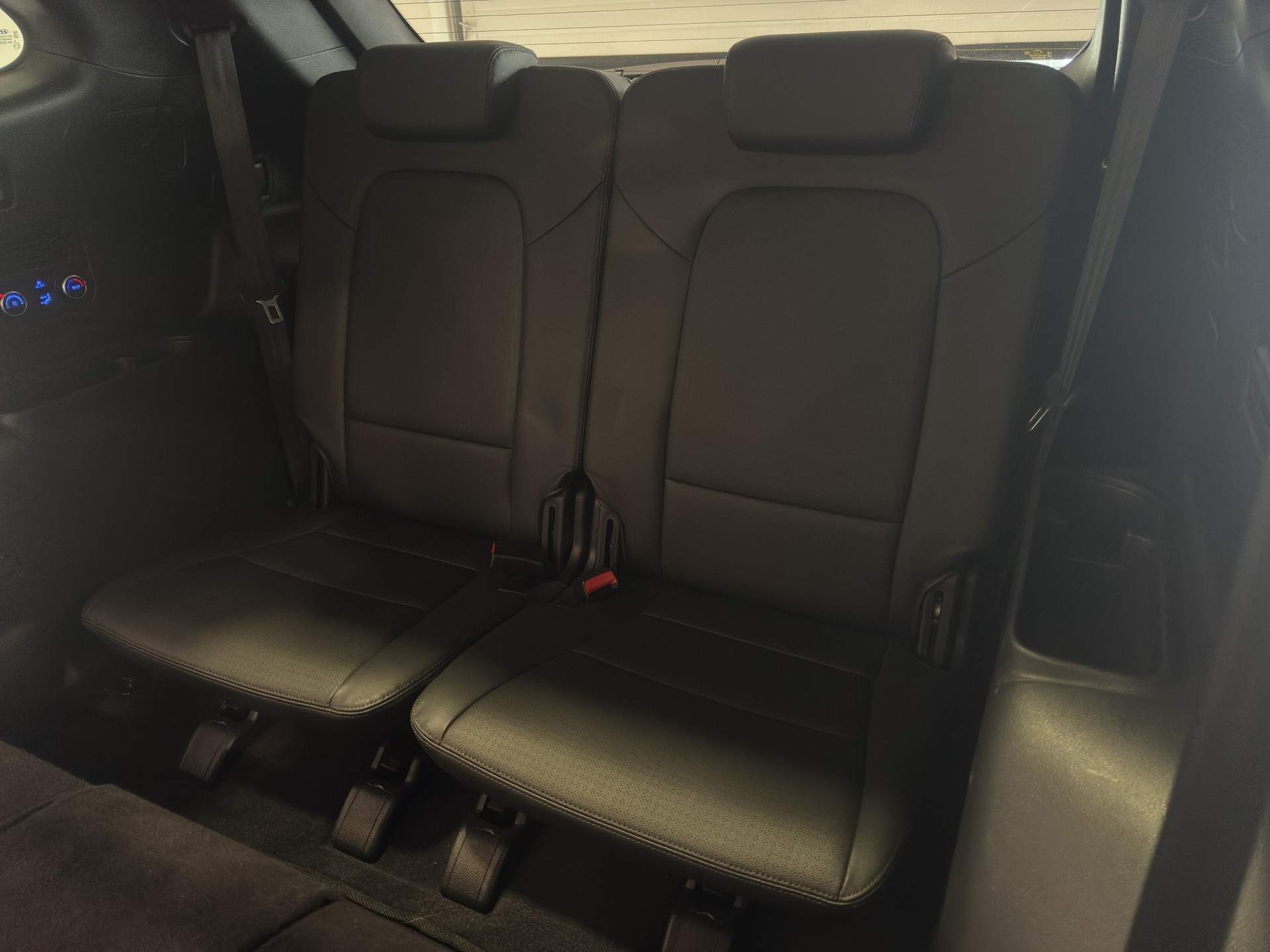 HYUNDAI Grand Santa Fe 2.2 CRDI Premium 4WD-image-17