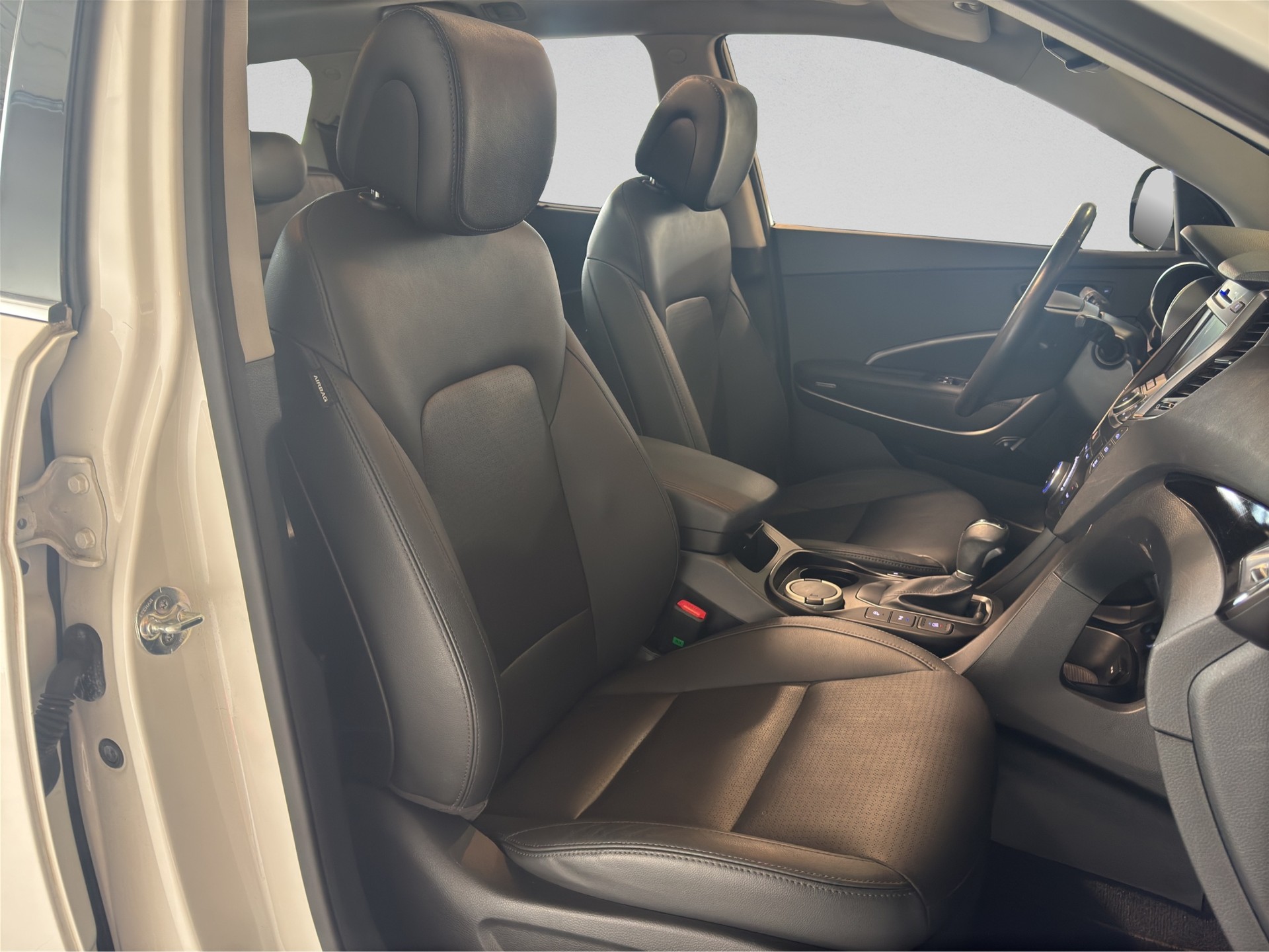HYUNDAI Grand Santa Fe 2.2 CRDI Premium 4WD-image-14