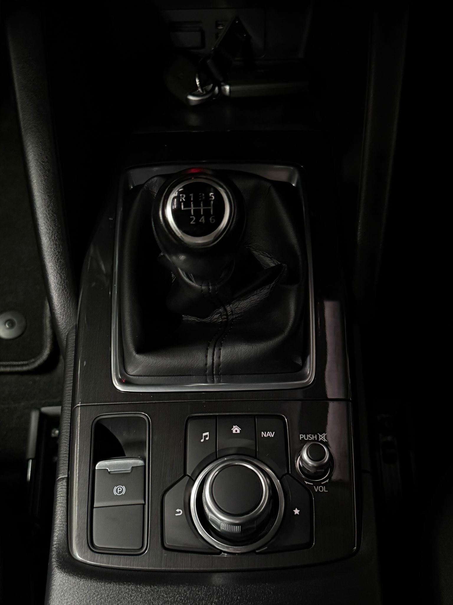 MAZDA CX-5 2.2 D Ambition AWD / Anhängerkupplung 2'000 KG / Aus Erster Hand-image-13