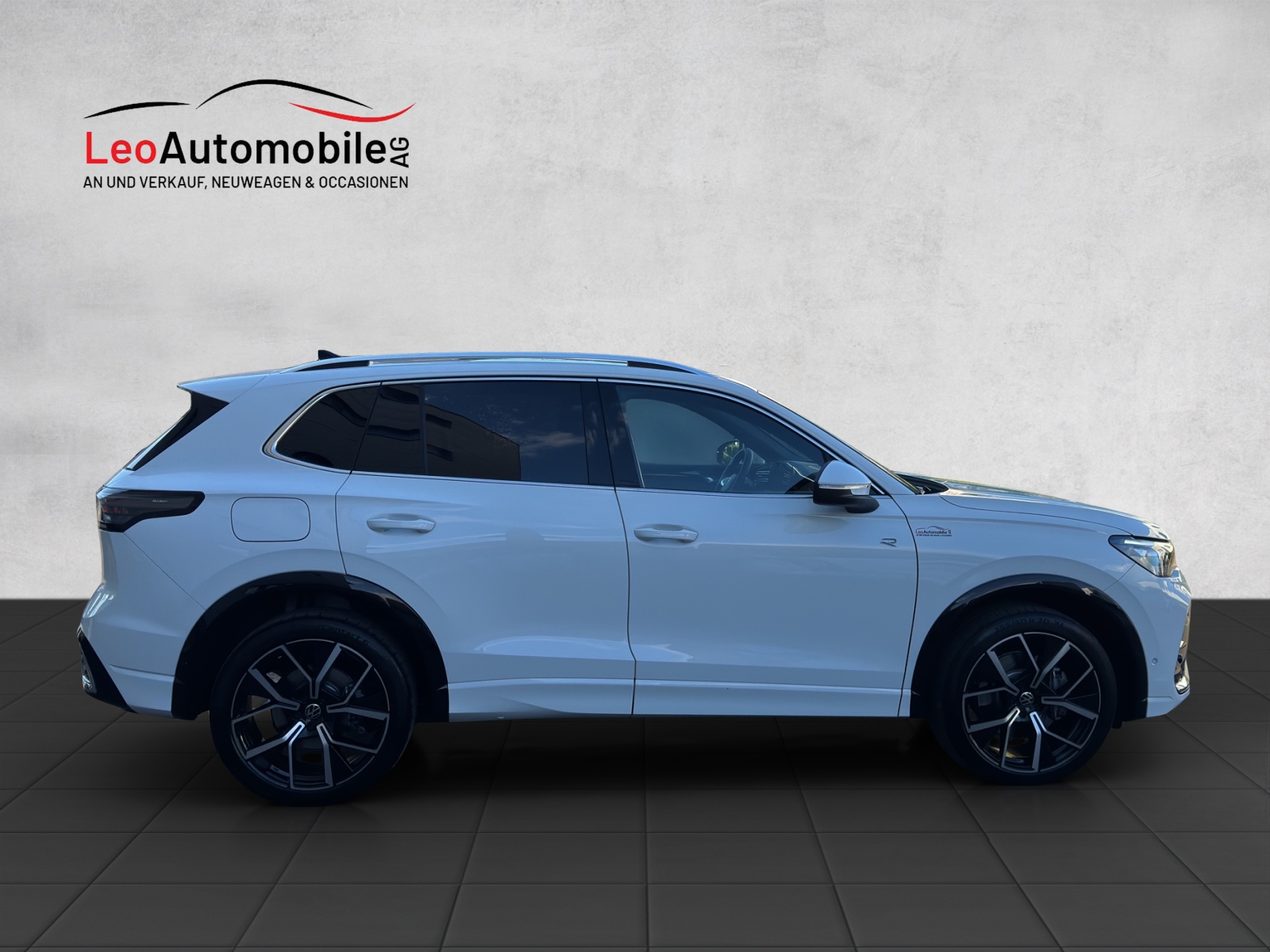 VW Tiguan 2.0 TSI DSG R-Line 4Motion-image-5
