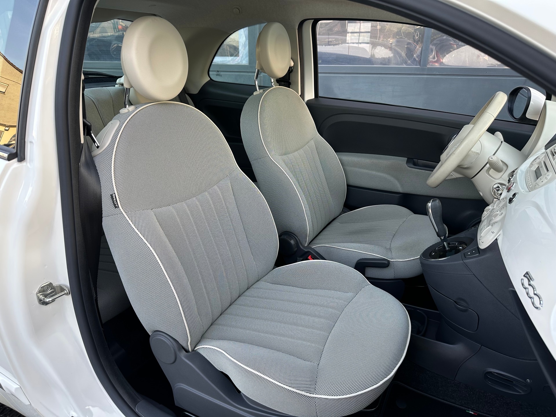 FIAT 500 1.2 Lounge Dualogic-image-18