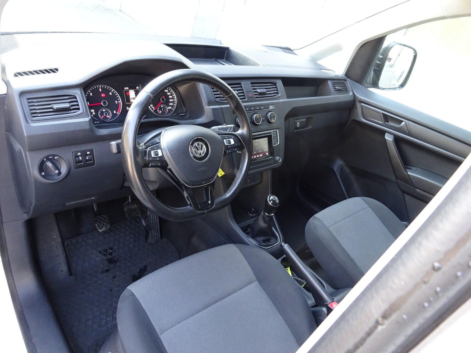 VW Caddy 2.0TDI 4Motion BlueMotion Technology-image-14