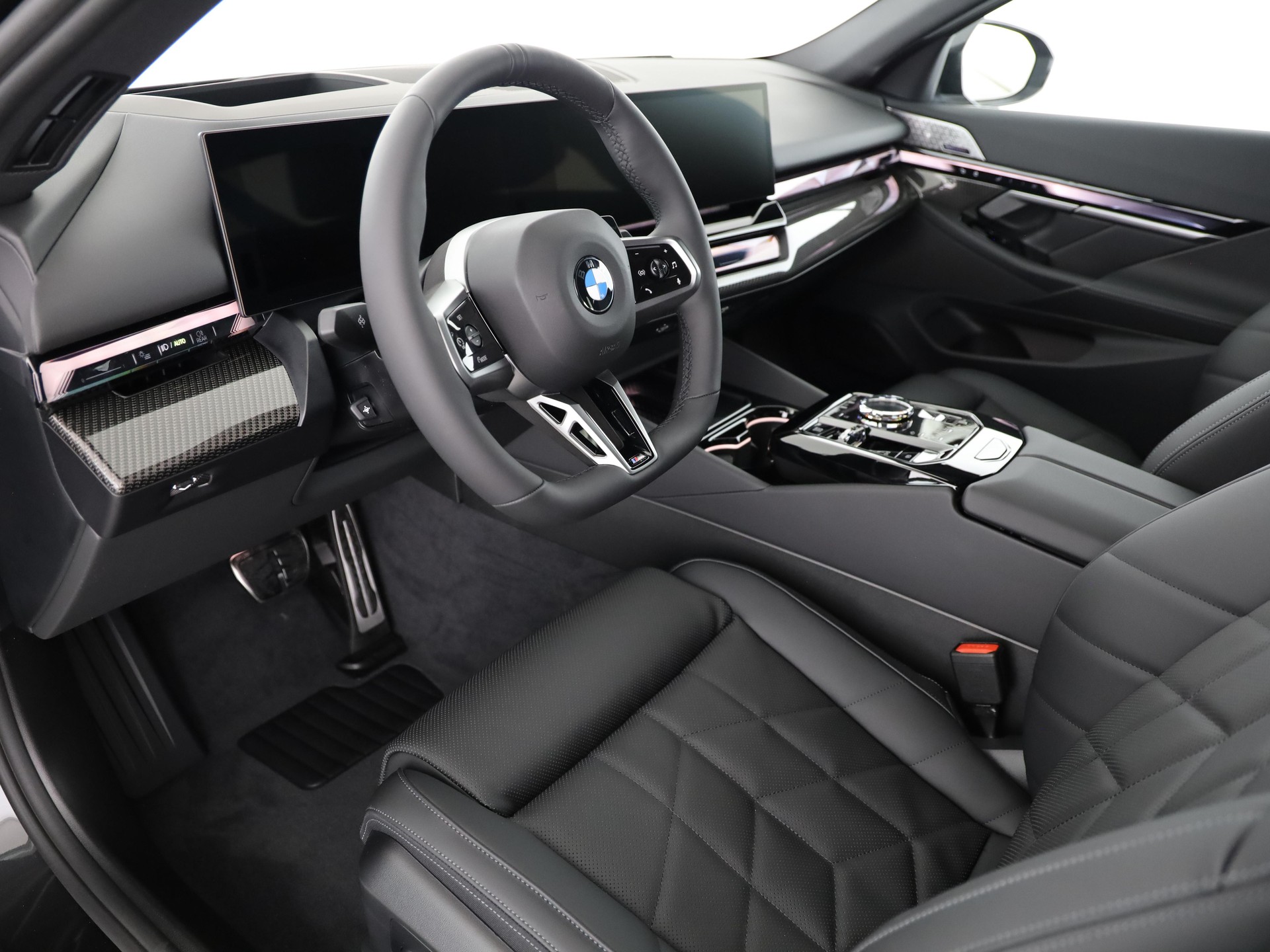 BMW 540d xDrive Touring-image-13