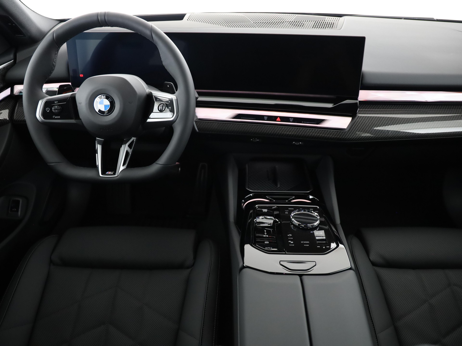 BMW 540d xDrive Touring-image-17