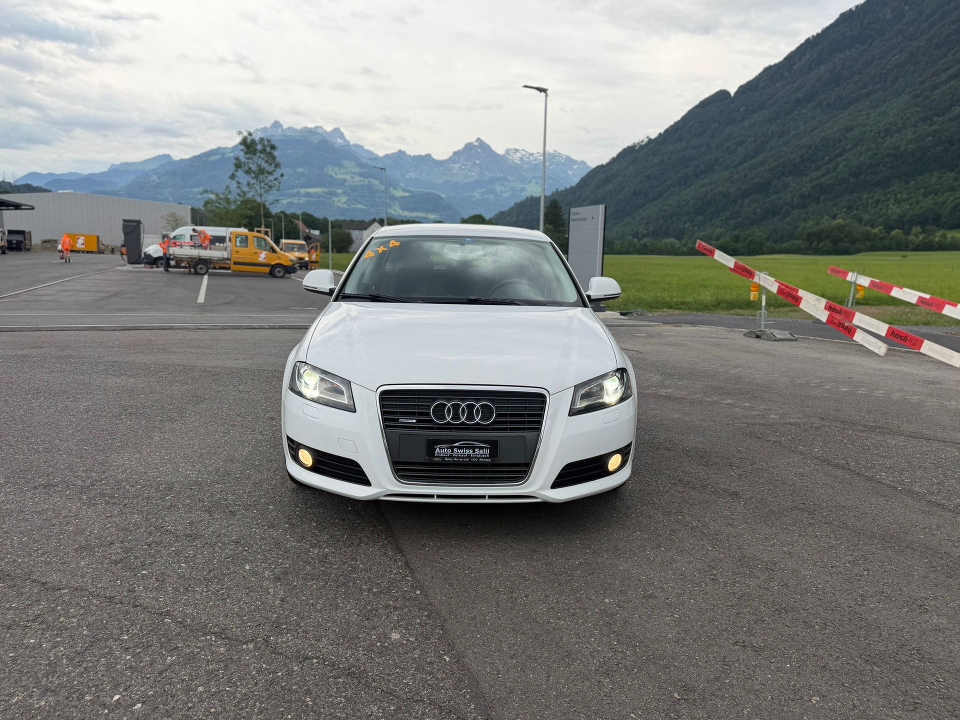 AUDI A3 Sportback 1.8 TFSI Ambiente quattro-image-2