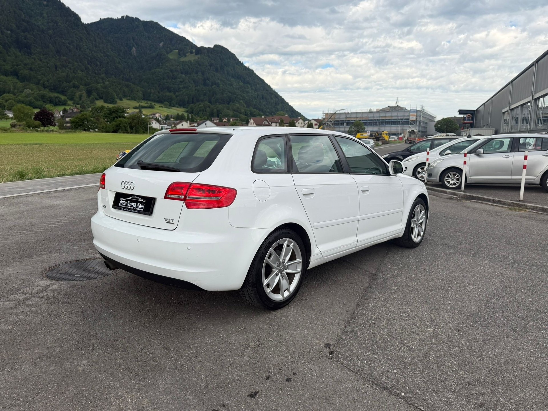 AUDI A3 Sportback 1.8 TFSI Ambiente quattro-image-5