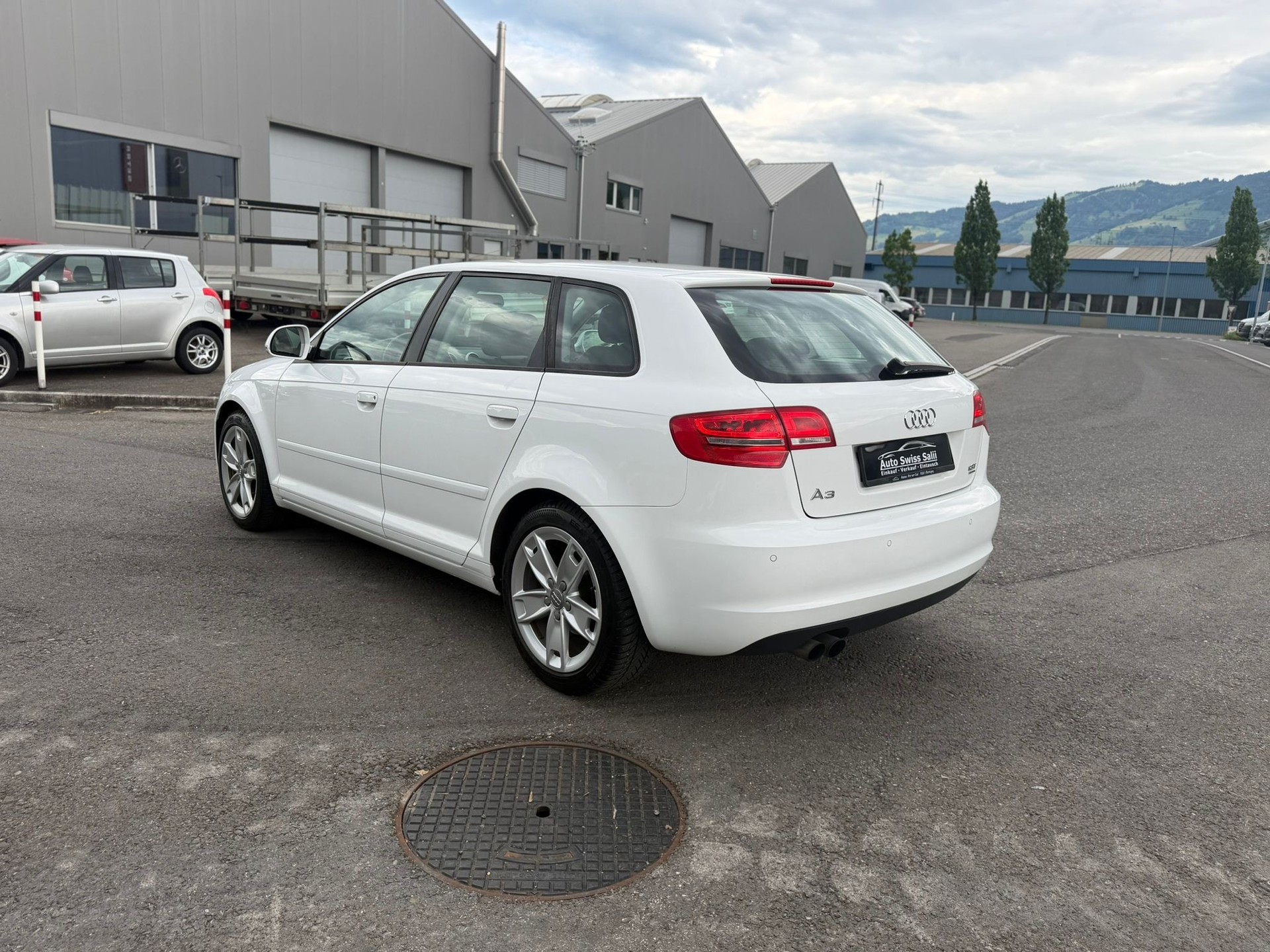 AUDI A3 Sportback 1.8 TFSI Ambiente quattro-image-4