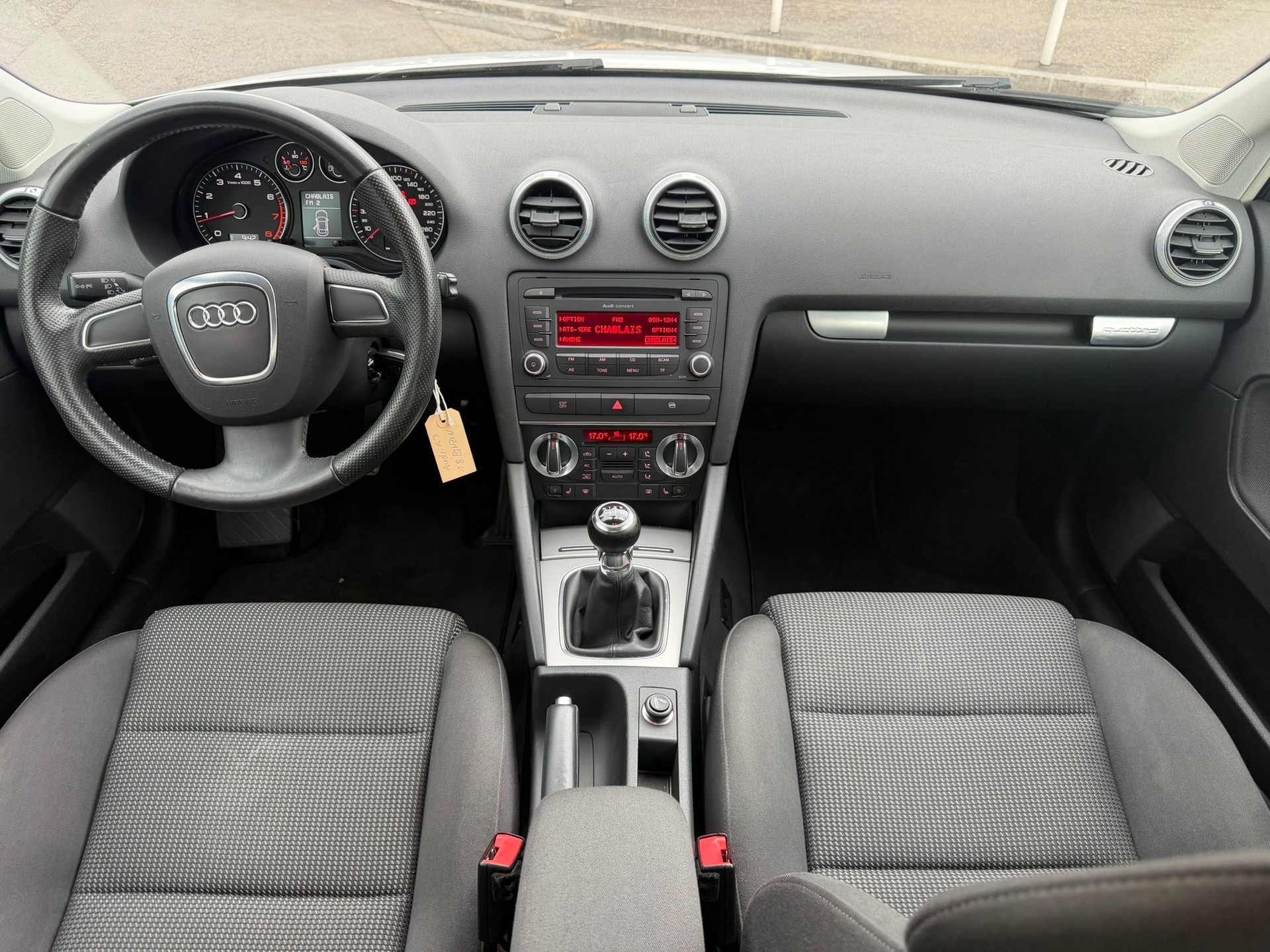 AUDI A3 Sportback 1.8 TFSI Ambiente quattro-image-7