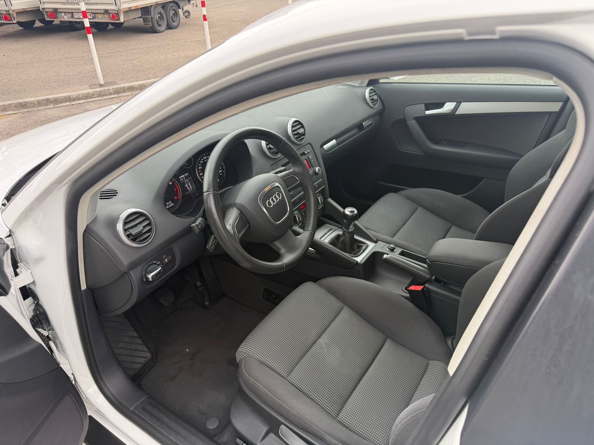 AUDI A3 Sportback 1.8 TFSI Ambiente quattro-image-10