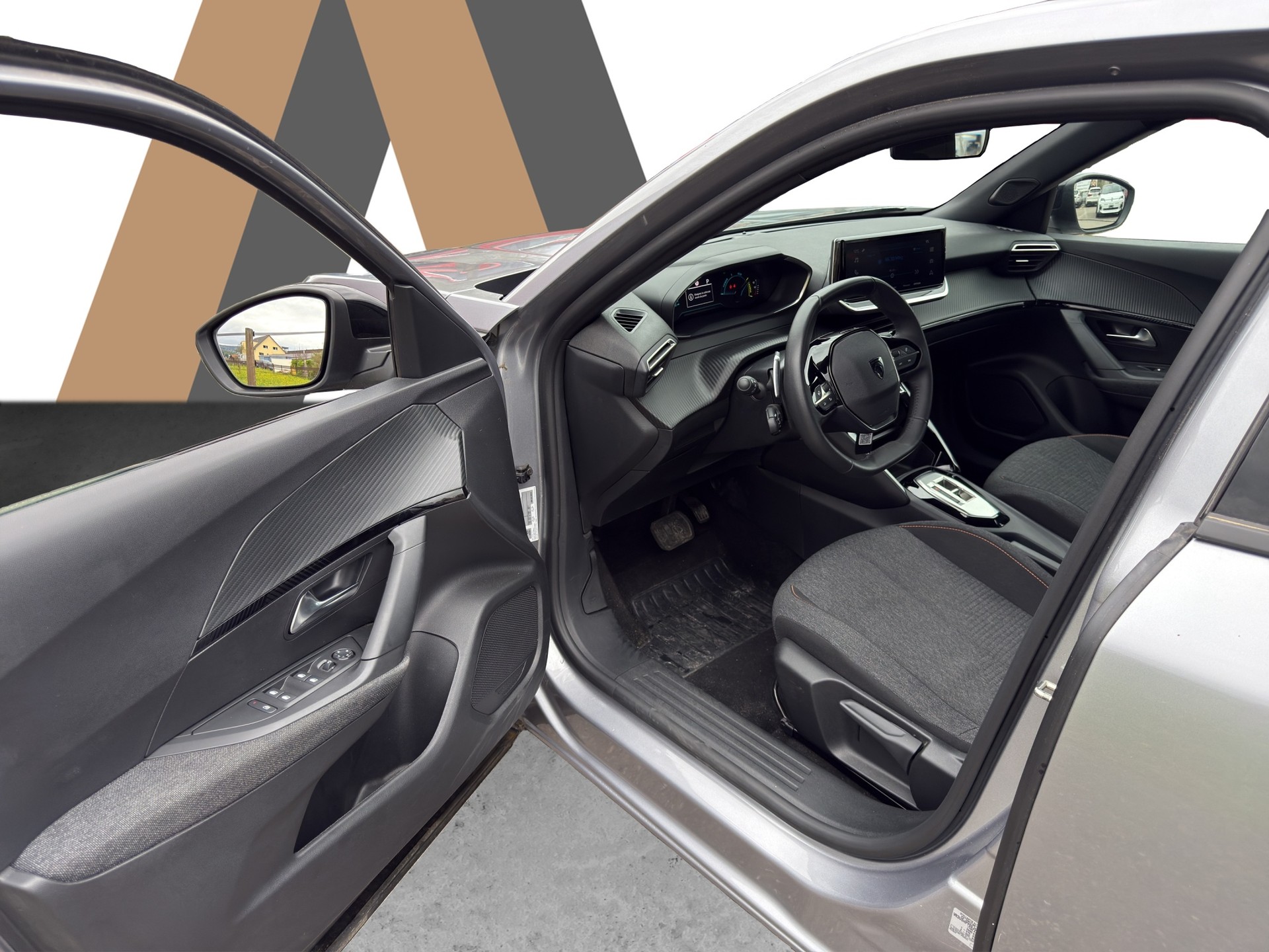 PEUGEOT 2008 1.2 Hybrid 145 Style-image-9
