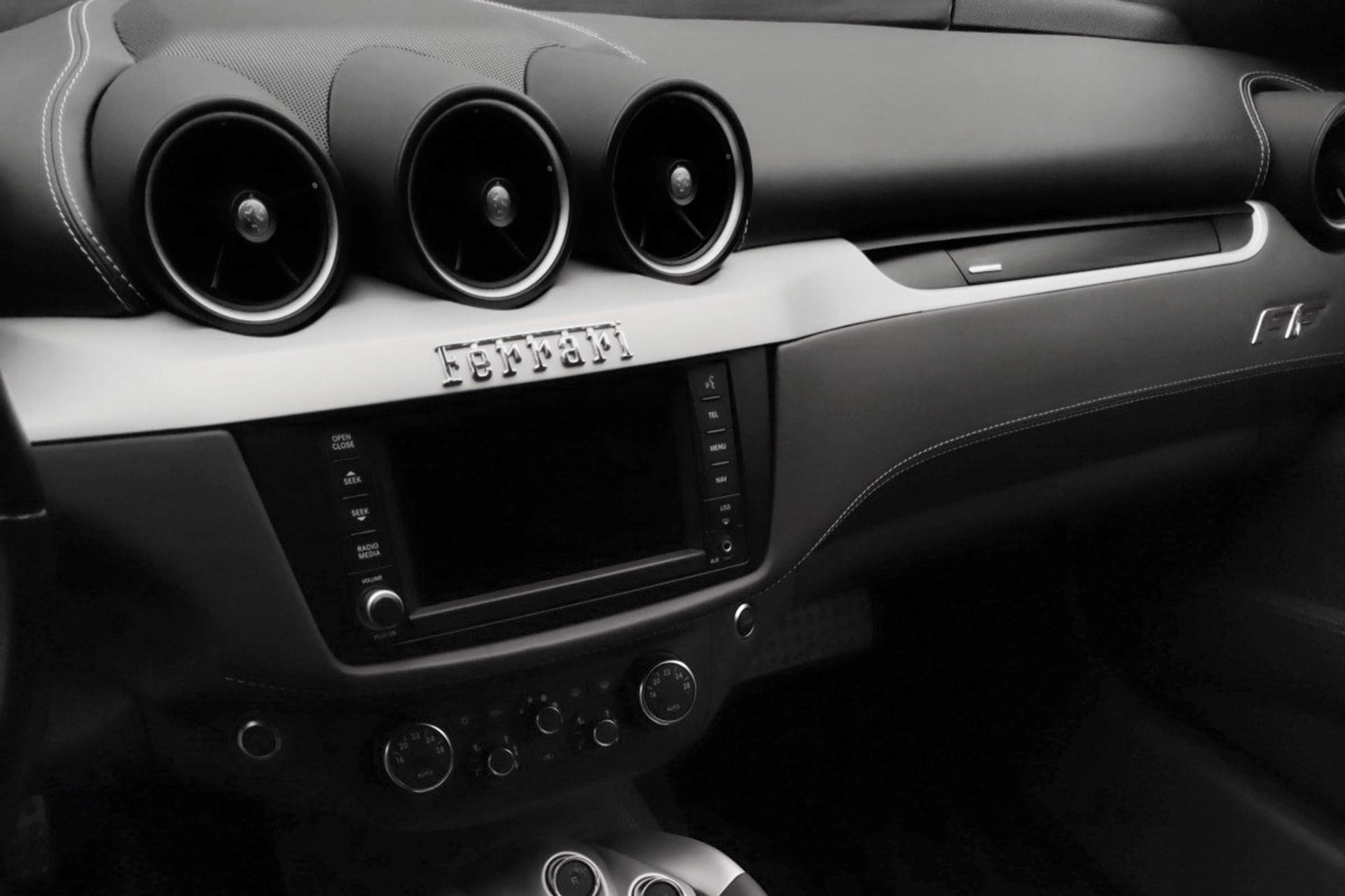 FERRARI FF-image-13
