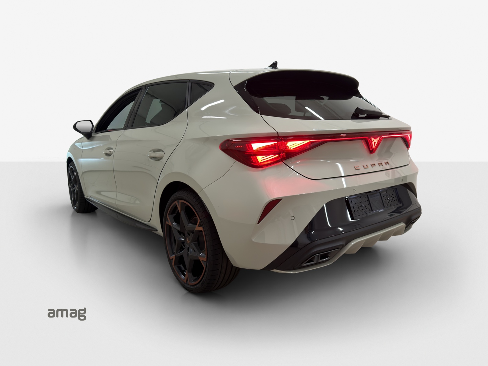 CUPRA LEON 1.5 TSI DSG-image-2