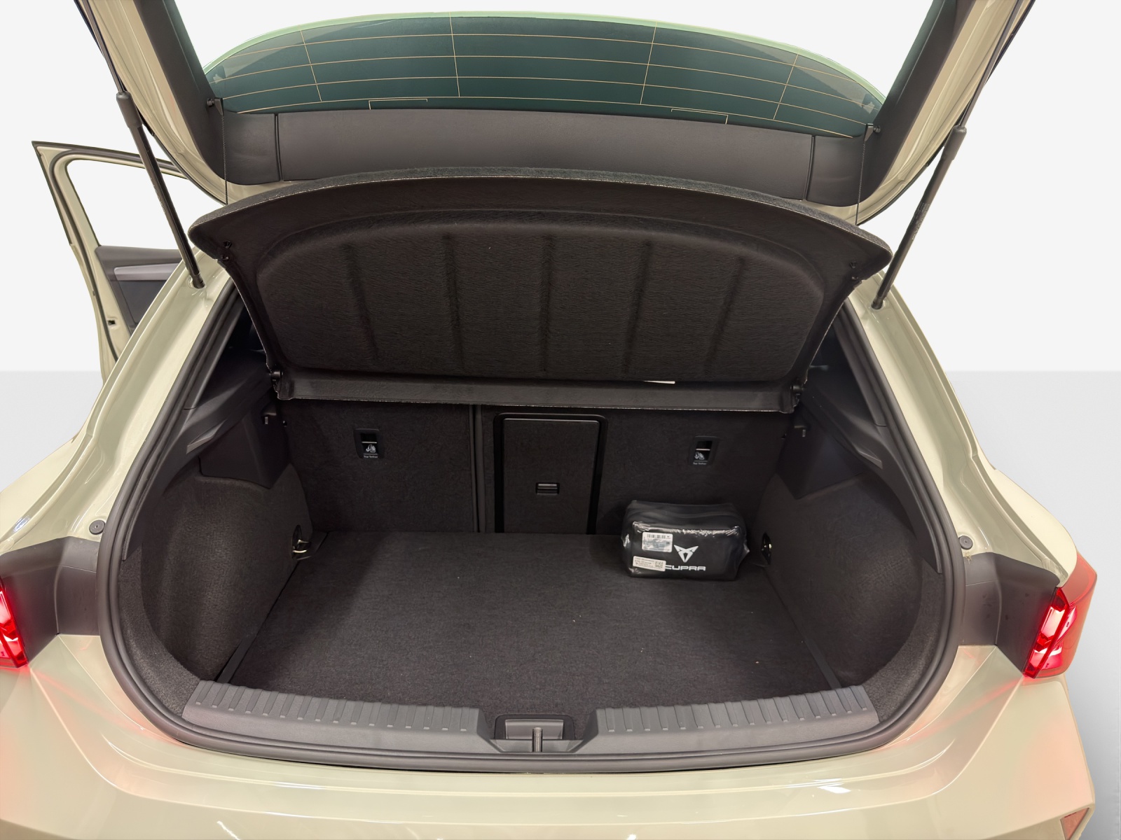 CUPRA LEON 1.5 TSI DSG-image-12