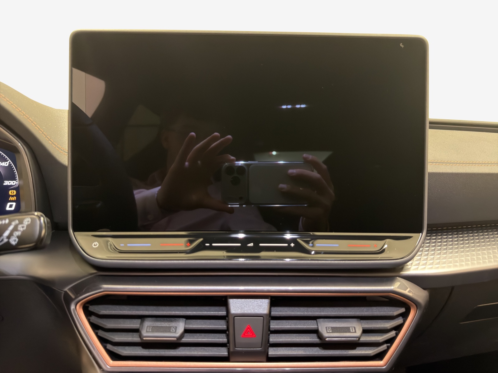 CUPRA LEON 1.5 TSI DSG-image-10