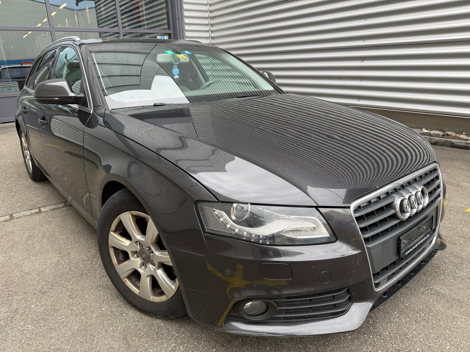 AUDI A4 Avant 2.0 TFSI-image-2