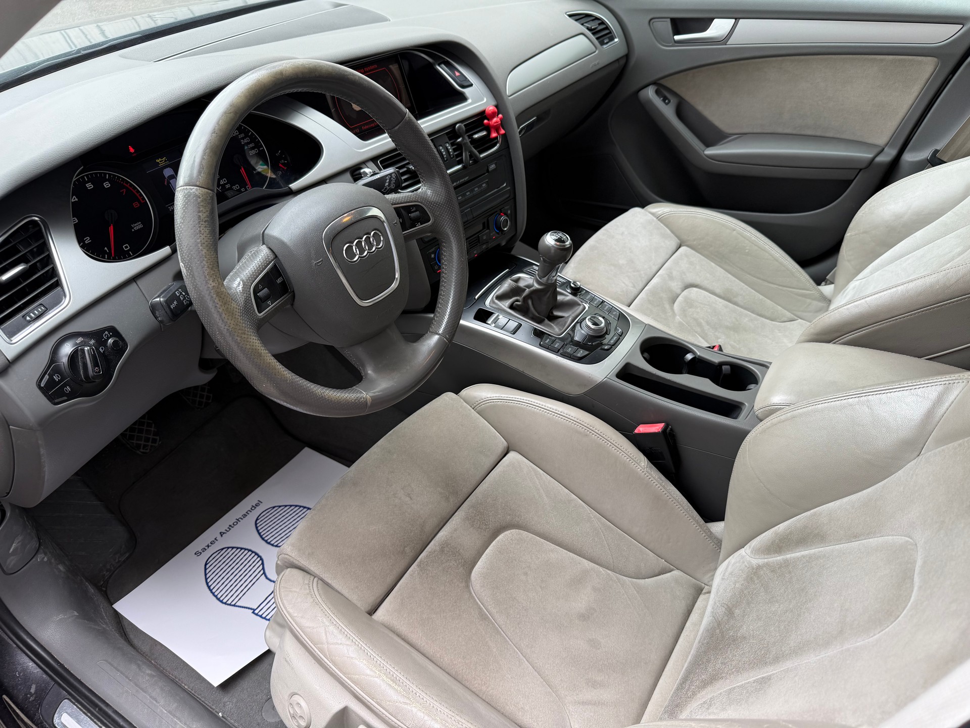 AUDI A4 Avant 2.0 TFSI-image-9