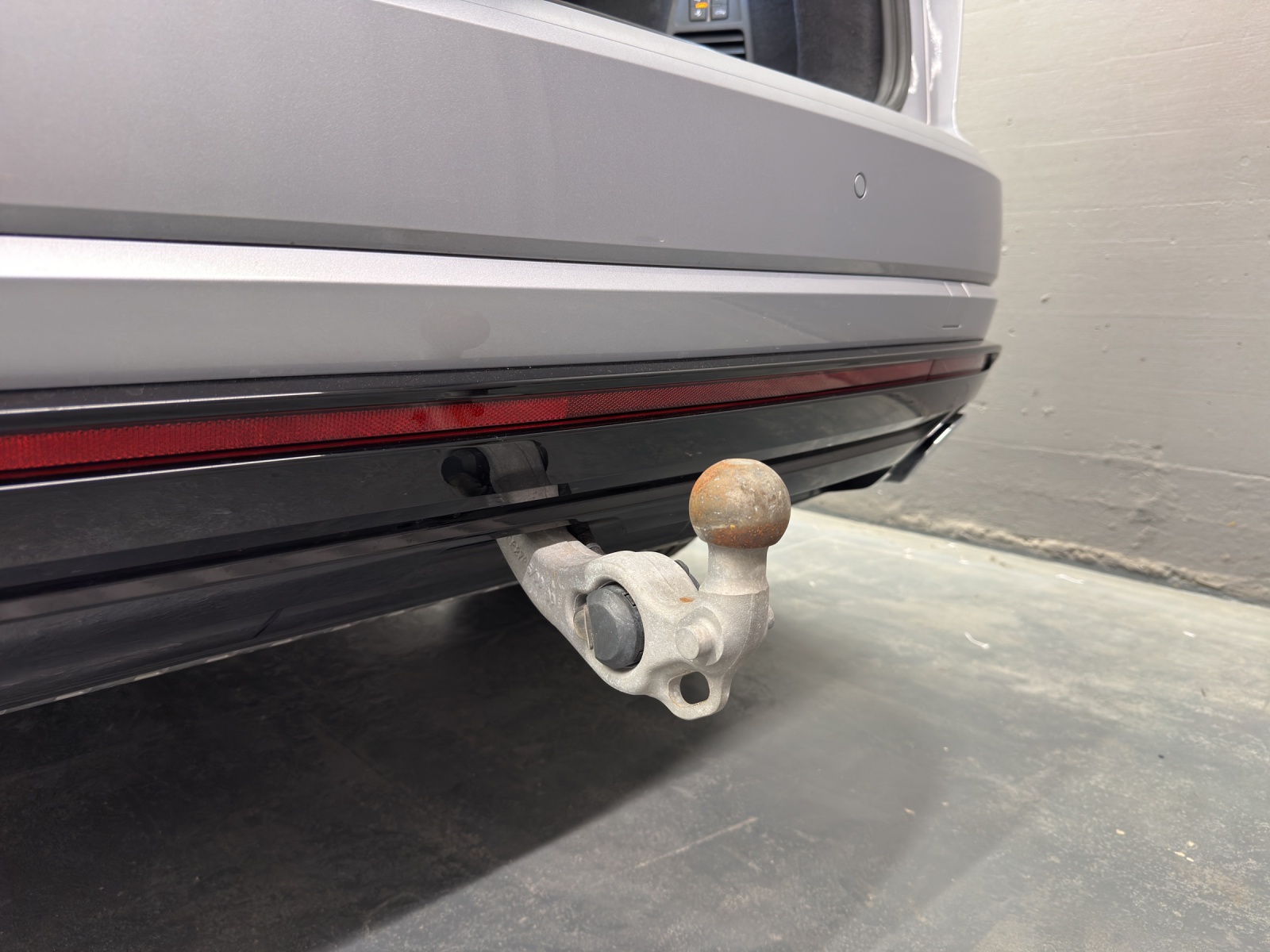 VW Touareg 3.0 V6 TDI 286 R-Line-image-13