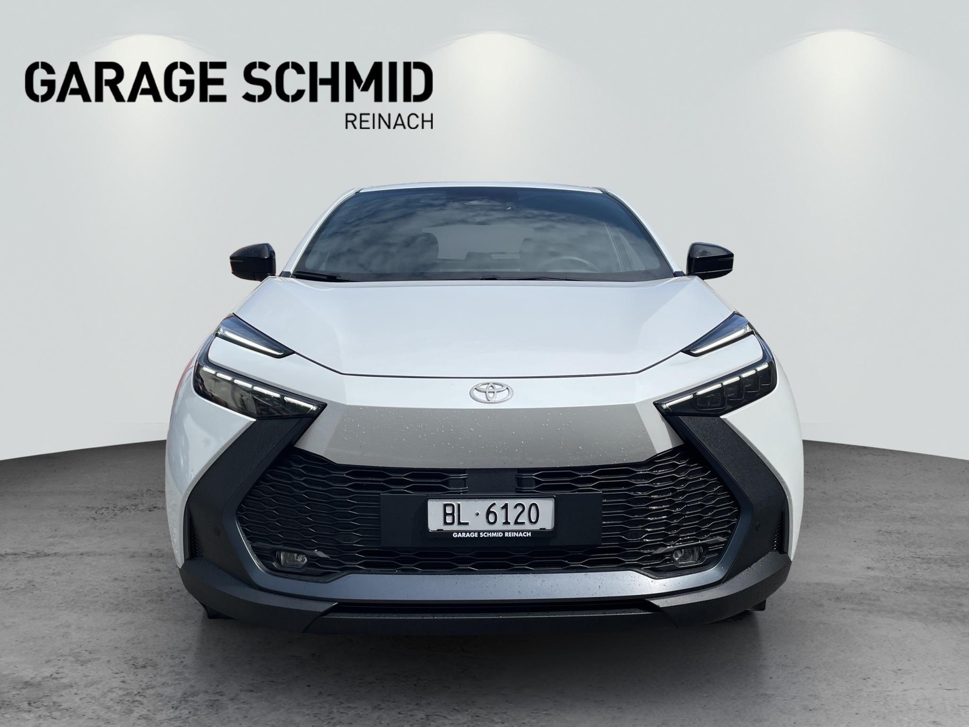TOYOTA C-HR 2.0 PHEV Swiss Edition-showroom-element-1