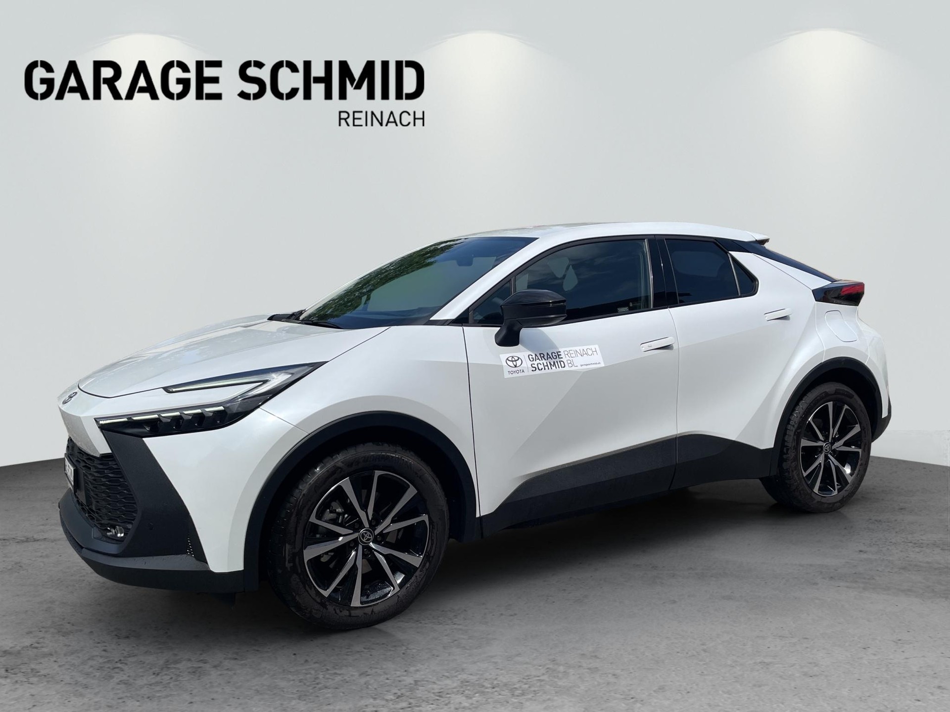 TOYOTA C-HR 2.0 PHEV Swiss Edition-image-2