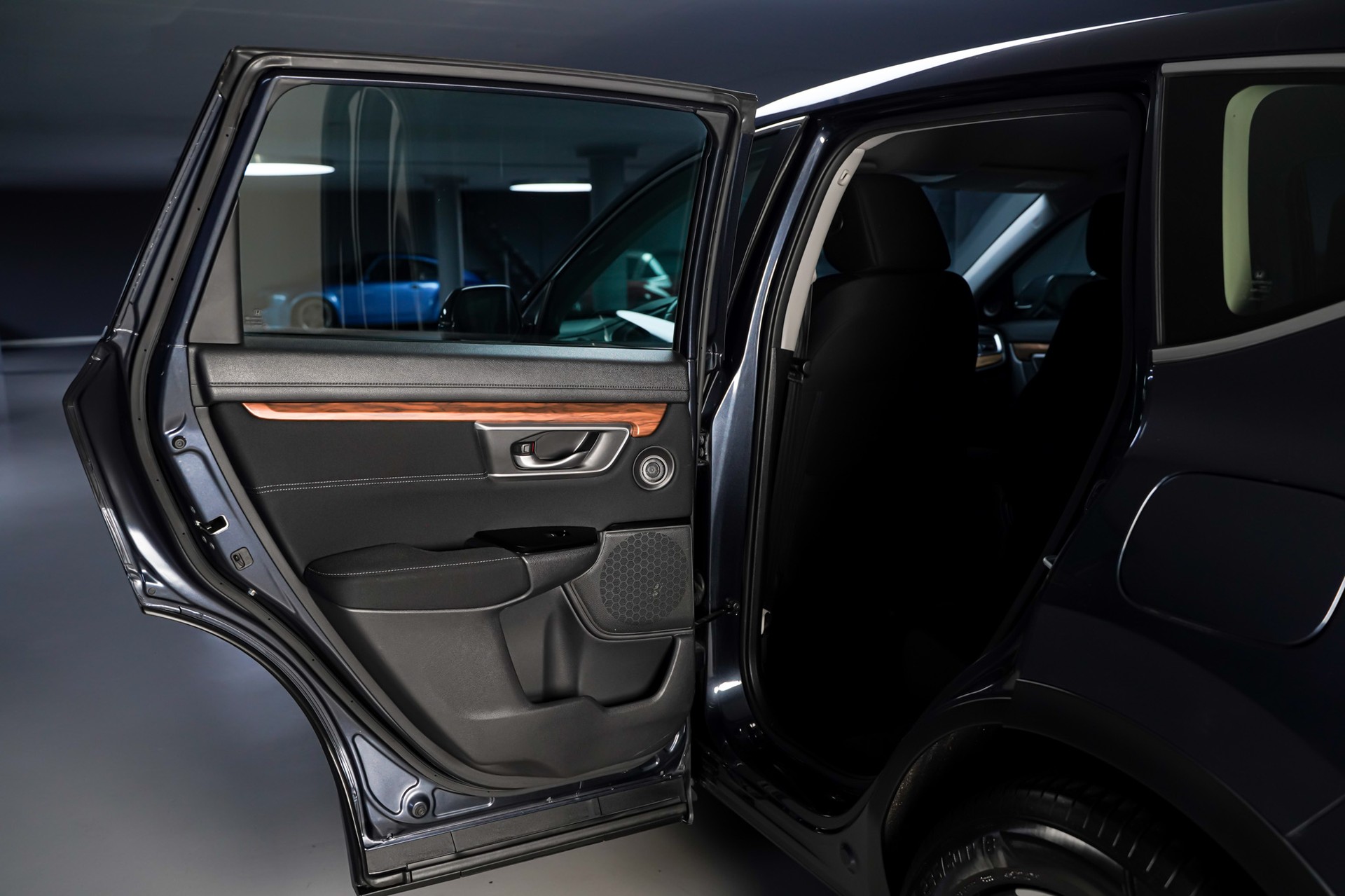 HONDA CR-V 2.0i MMD Hybrid Executive 4WD Automatic-image-12
