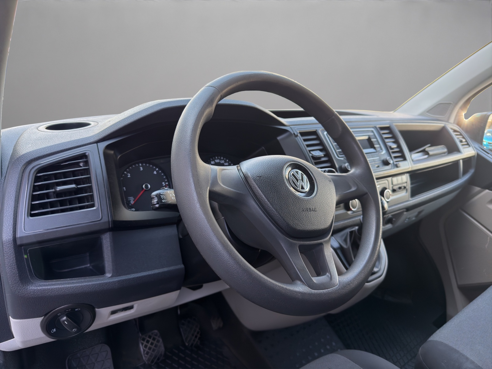 VW T6 2.0 TDI-image-9
