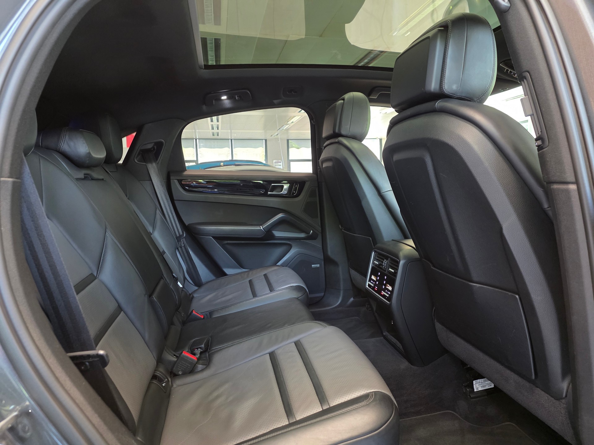 PORSCHE Cayenne Coupé E-Hybrid (Porsche Approved bis 03.2027)-image-12