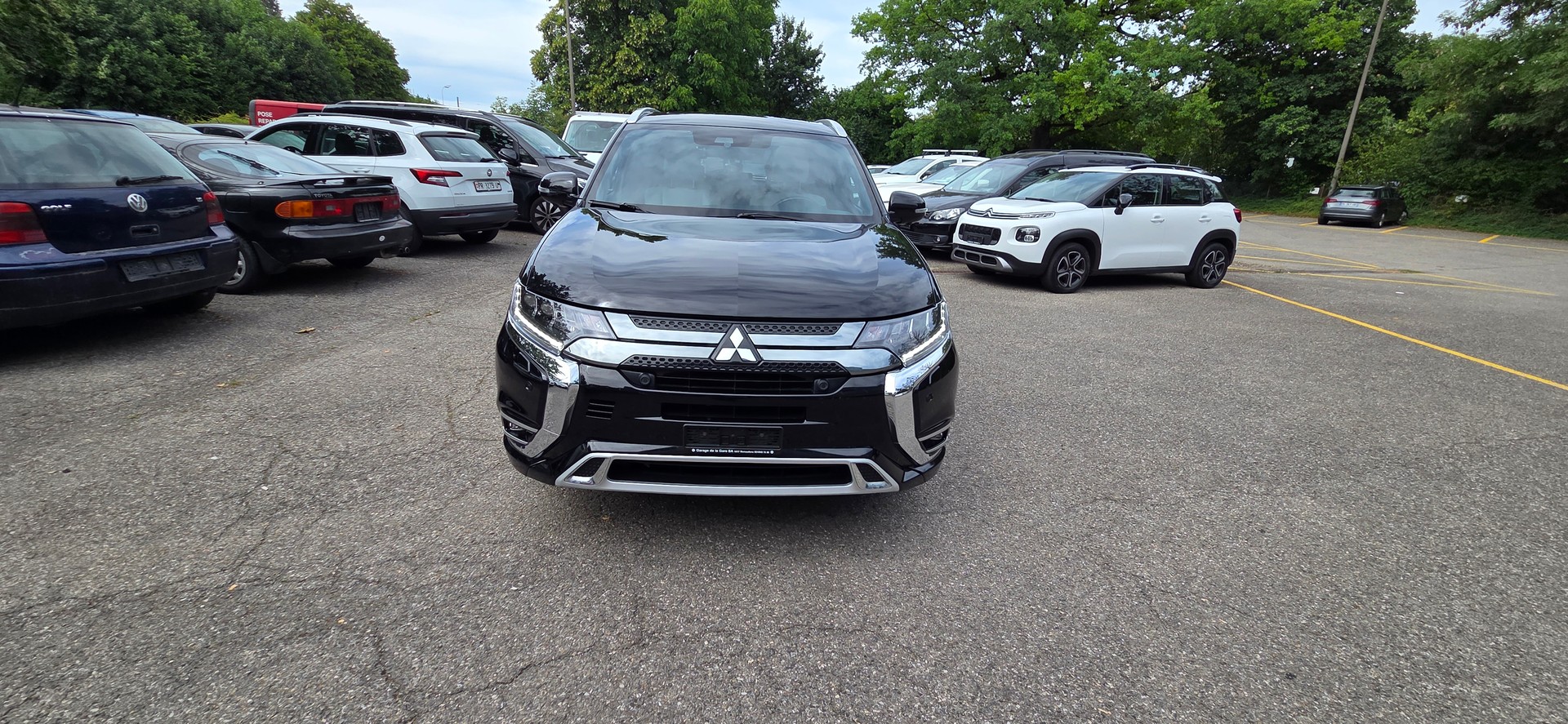 MITSUBISHI Outlander 2.4 PHEV Diamond 4WD Automatic-image-1